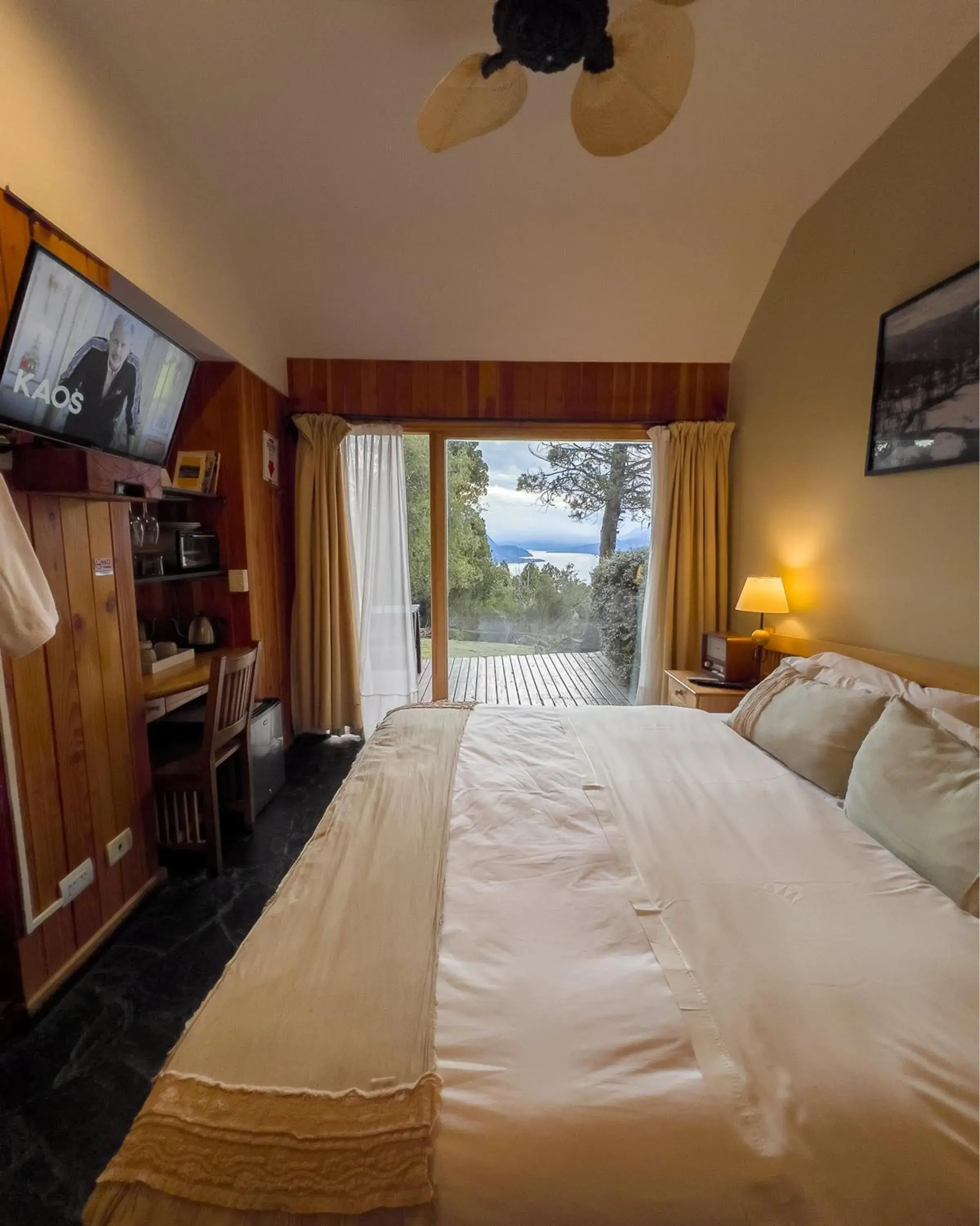 Double or Twin Room in Arrayan Lake View Mountain Lodge & Casa De Te Arrayan Double or Twin Room in Arrayan Lake View Mountain Lodge & Casa De Te Arrayan