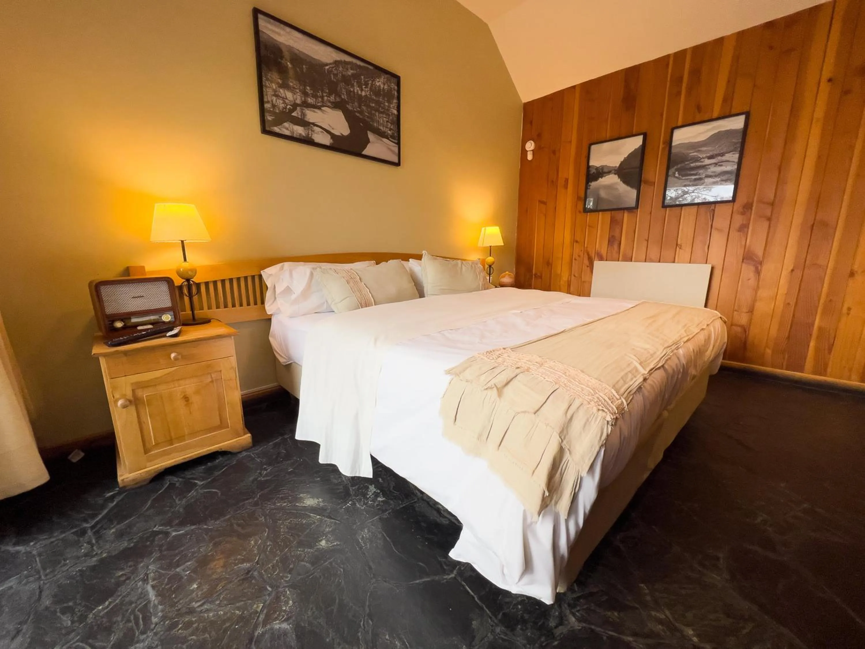 Bed in Arrayan Lake View Mountain Lodge & Casa De Te Arrayan