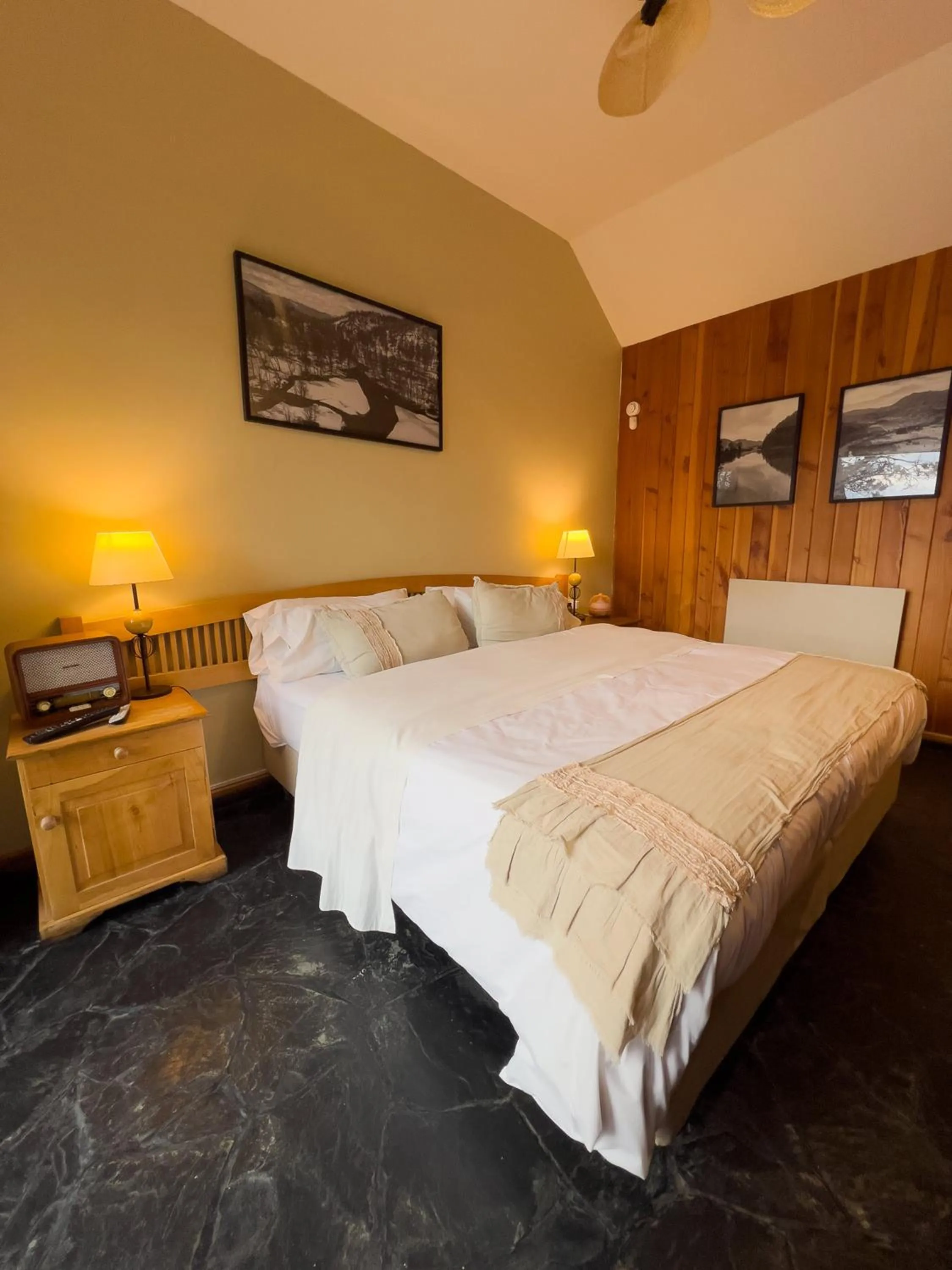 Bed in Arrayan Lake View Mountain Lodge & Casa De Te Arrayan