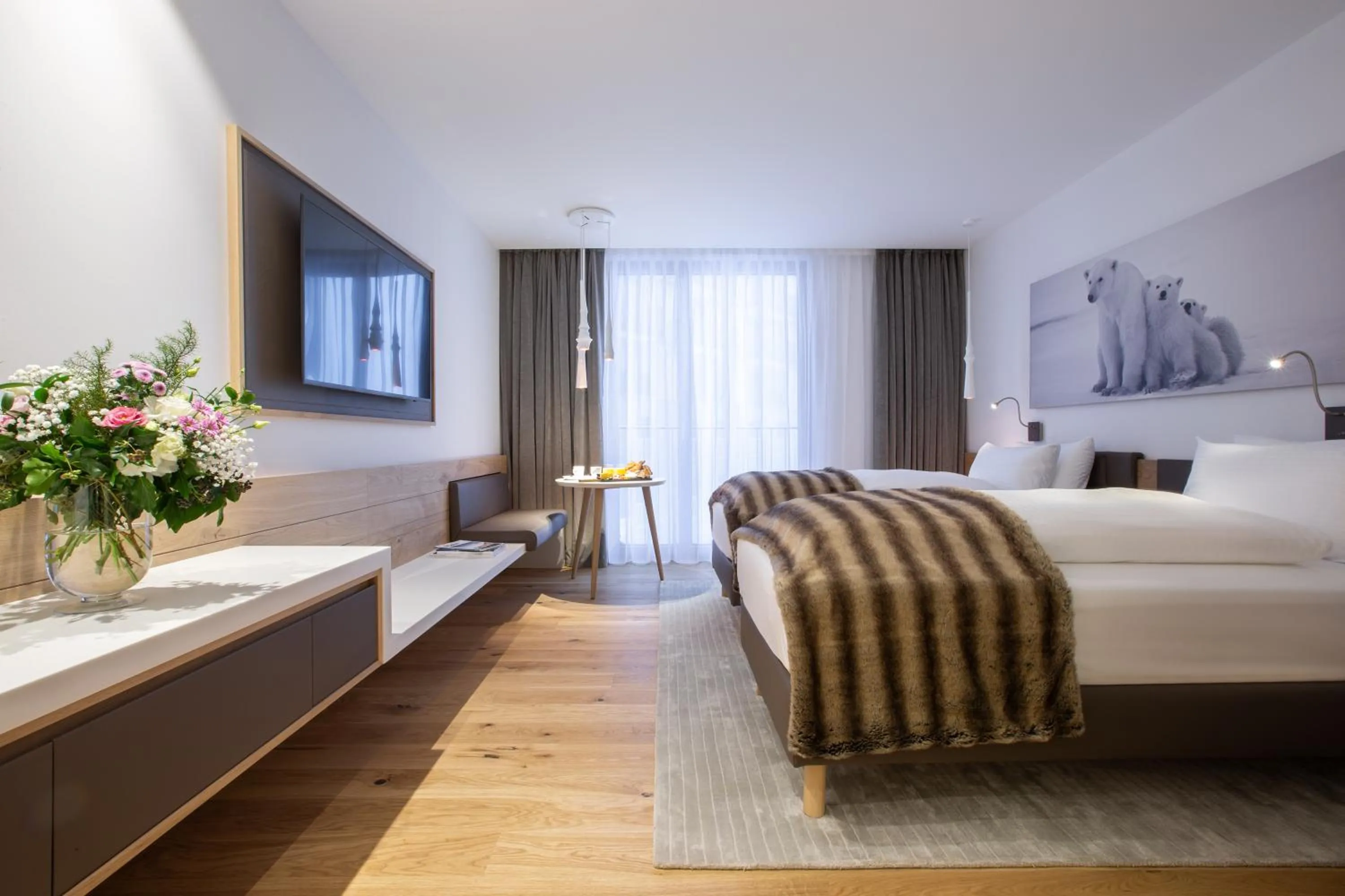 Photo of the whole room, Bed in Radisson Blu Hotel Reussen, Andermatt