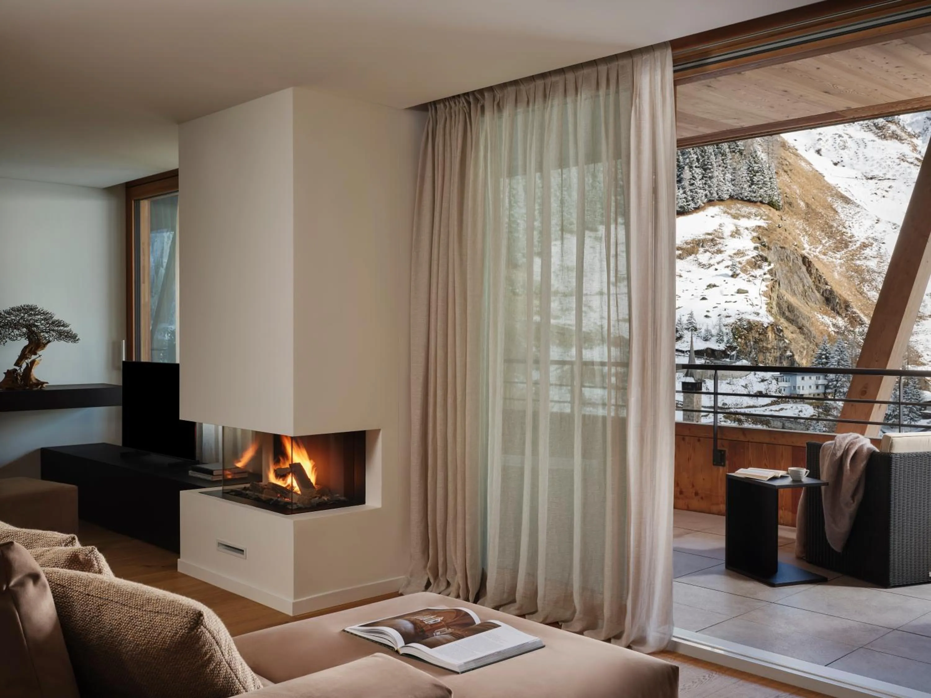 Living room in Radisson Blu Hotel Reussen, Andermatt