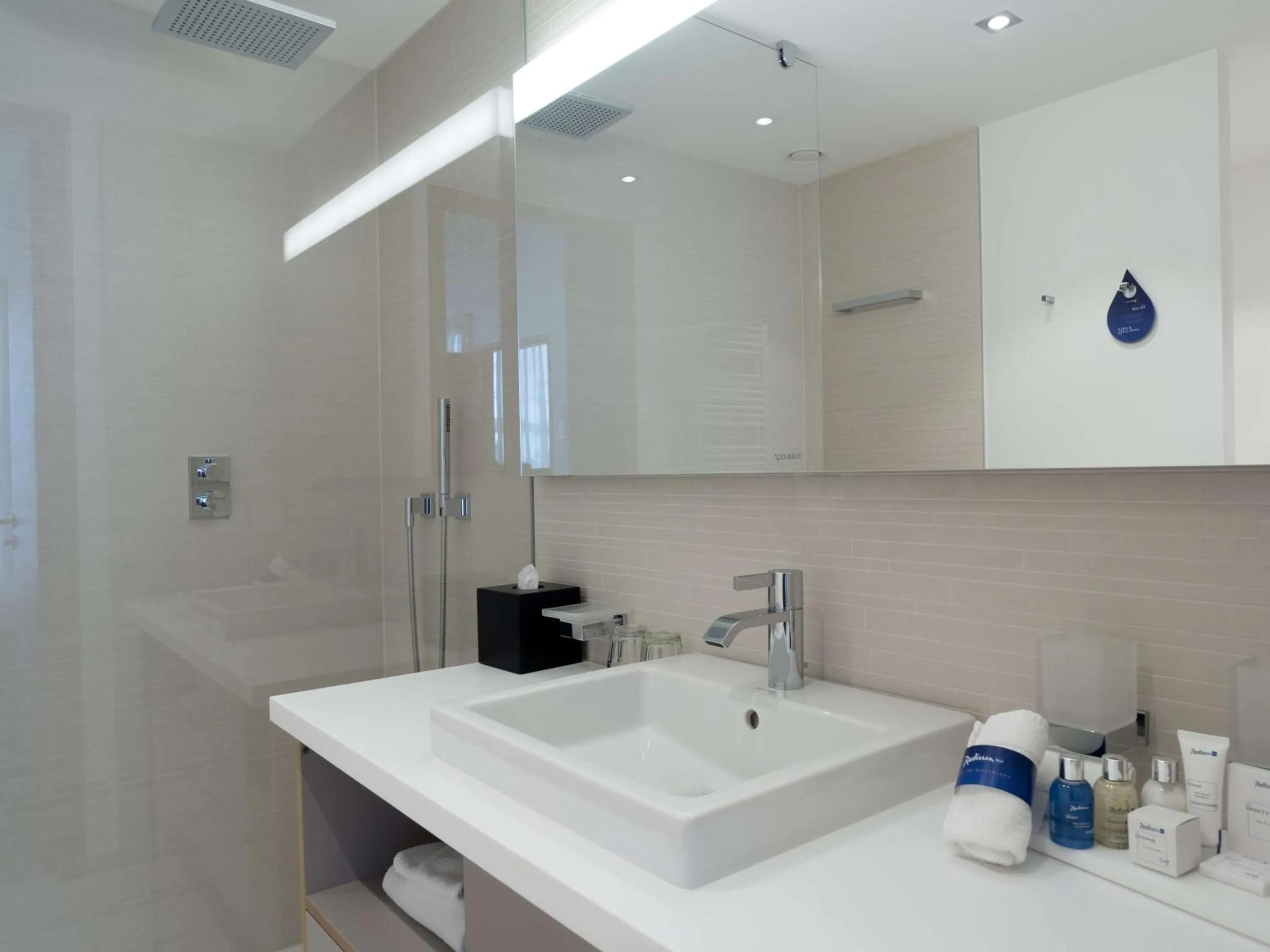 Bathroom in Radisson Blu Hotel Reussen, Andermatt