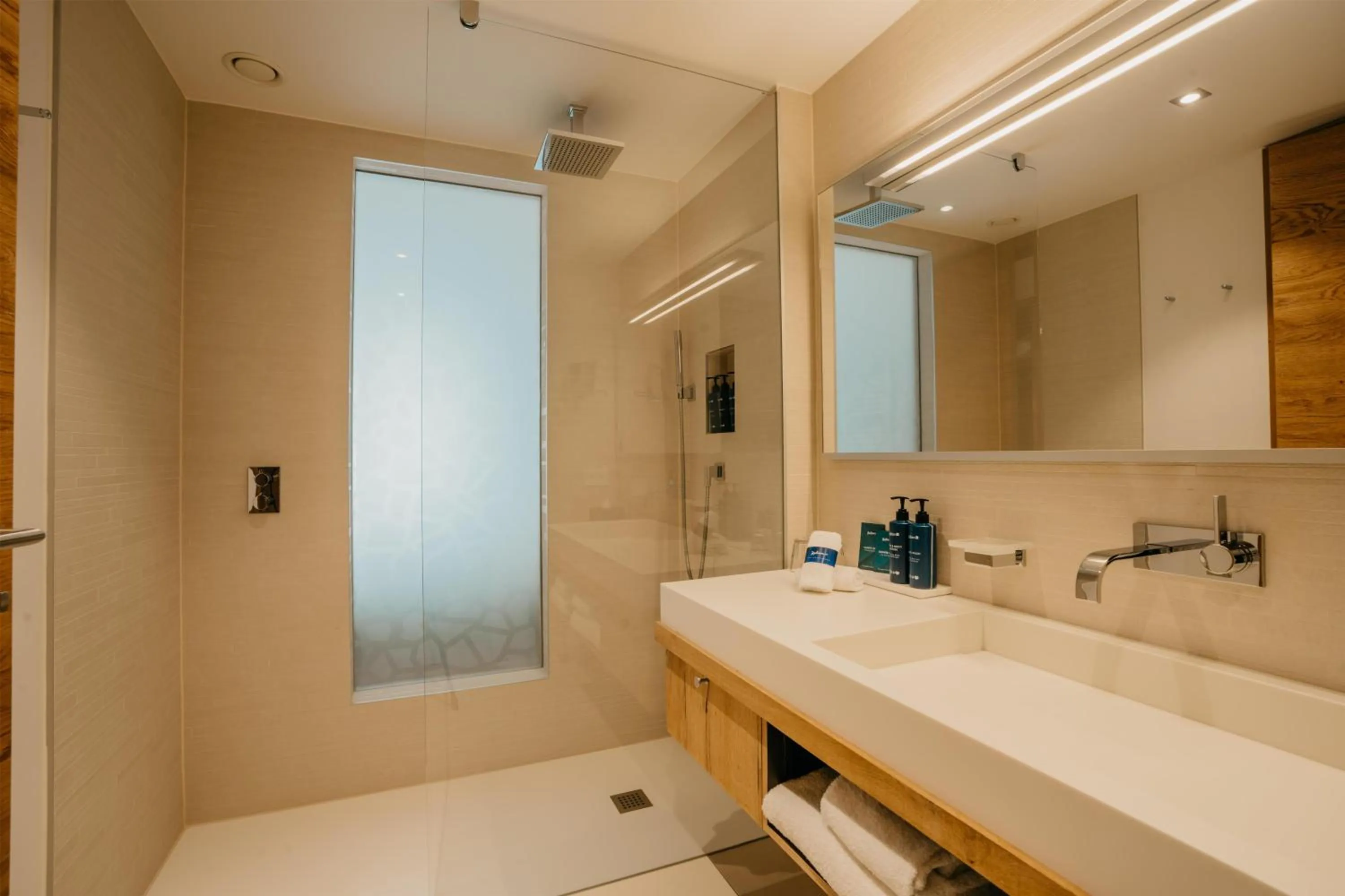 Bathroom in Radisson Blu Hotel Reussen, Andermatt