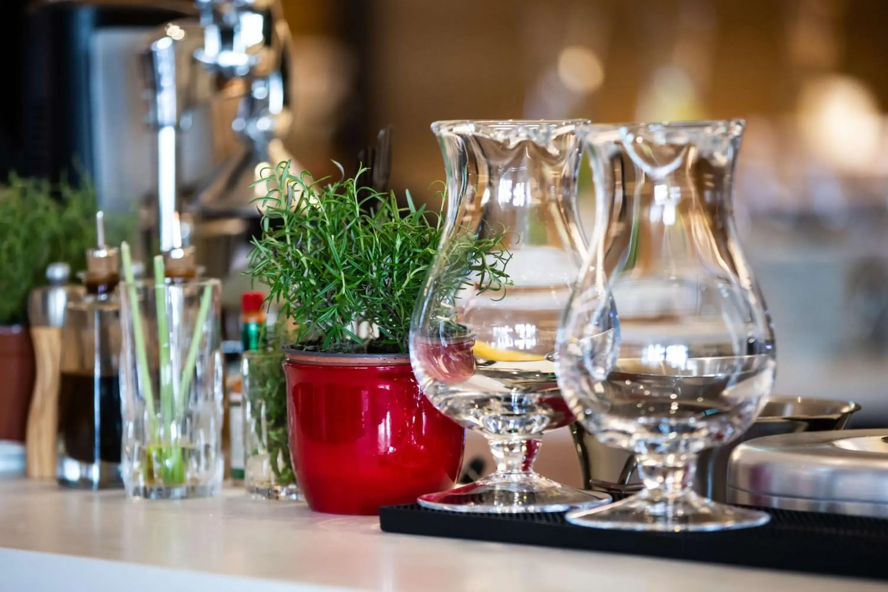 Lounge or bar in Radisson Blu Hotel Reussen, Andermatt Lounge or bar in Radisson Blu Hotel Reussen, Andermatt