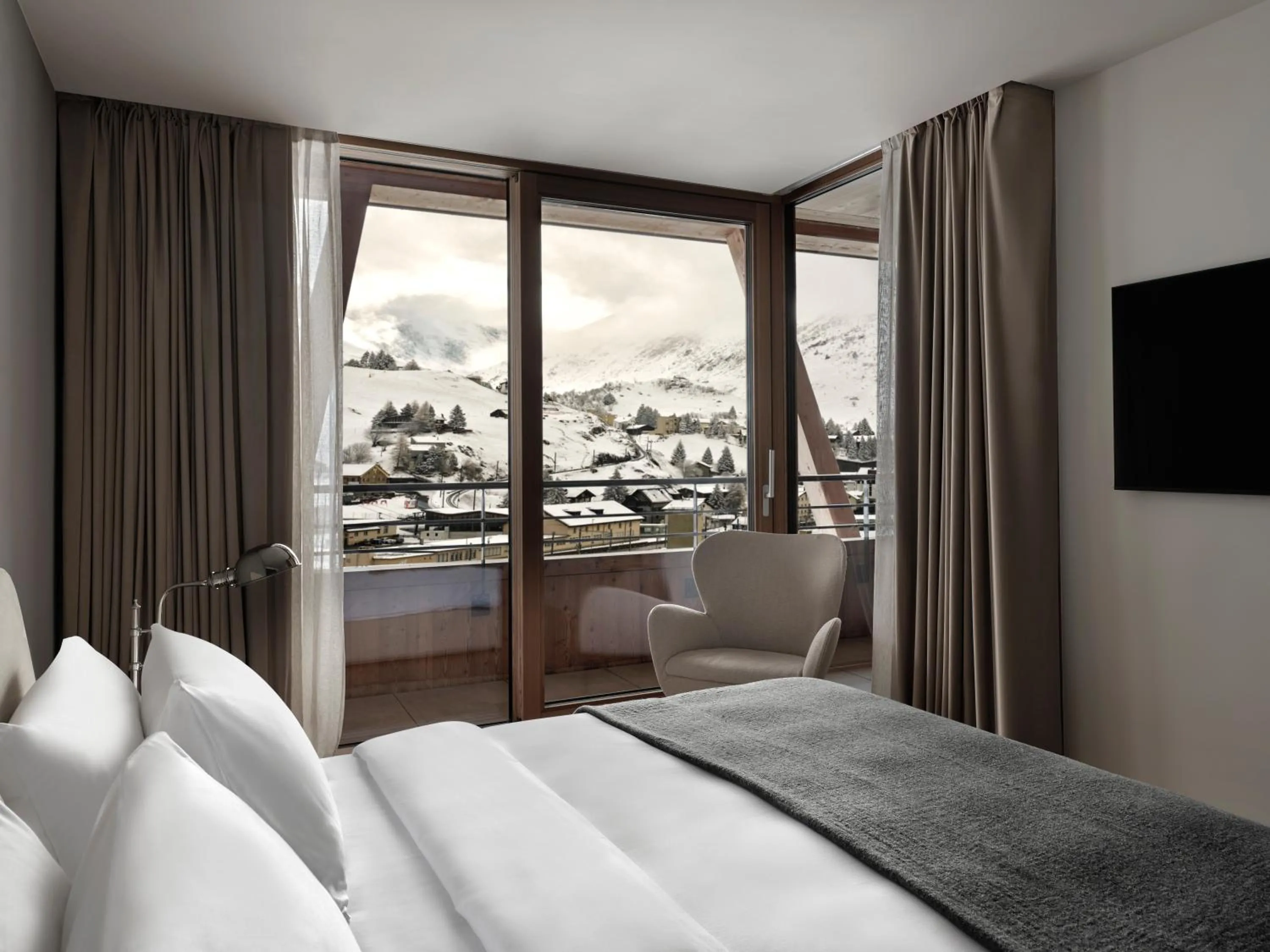 Bed in Radisson Blu Hotel Reussen, Andermatt