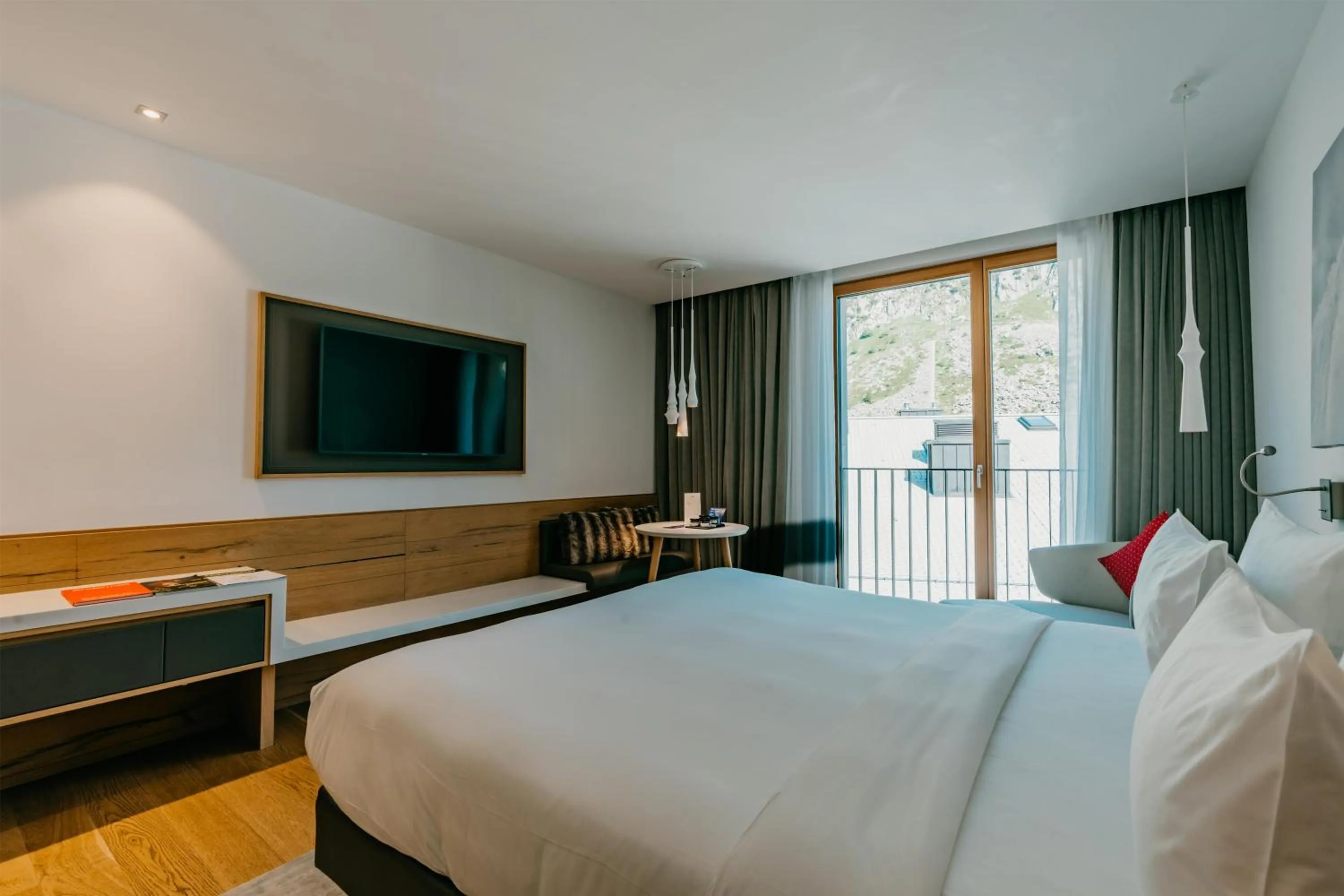 Bedroom, Bed in Radisson Blu Hotel Reussen, Andermatt