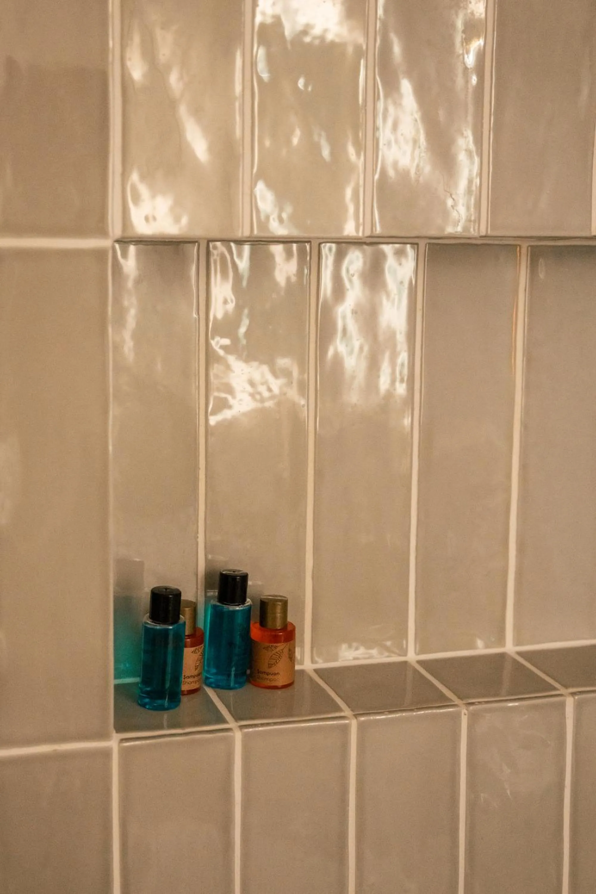 Bathroom in Olive Garden Kabak