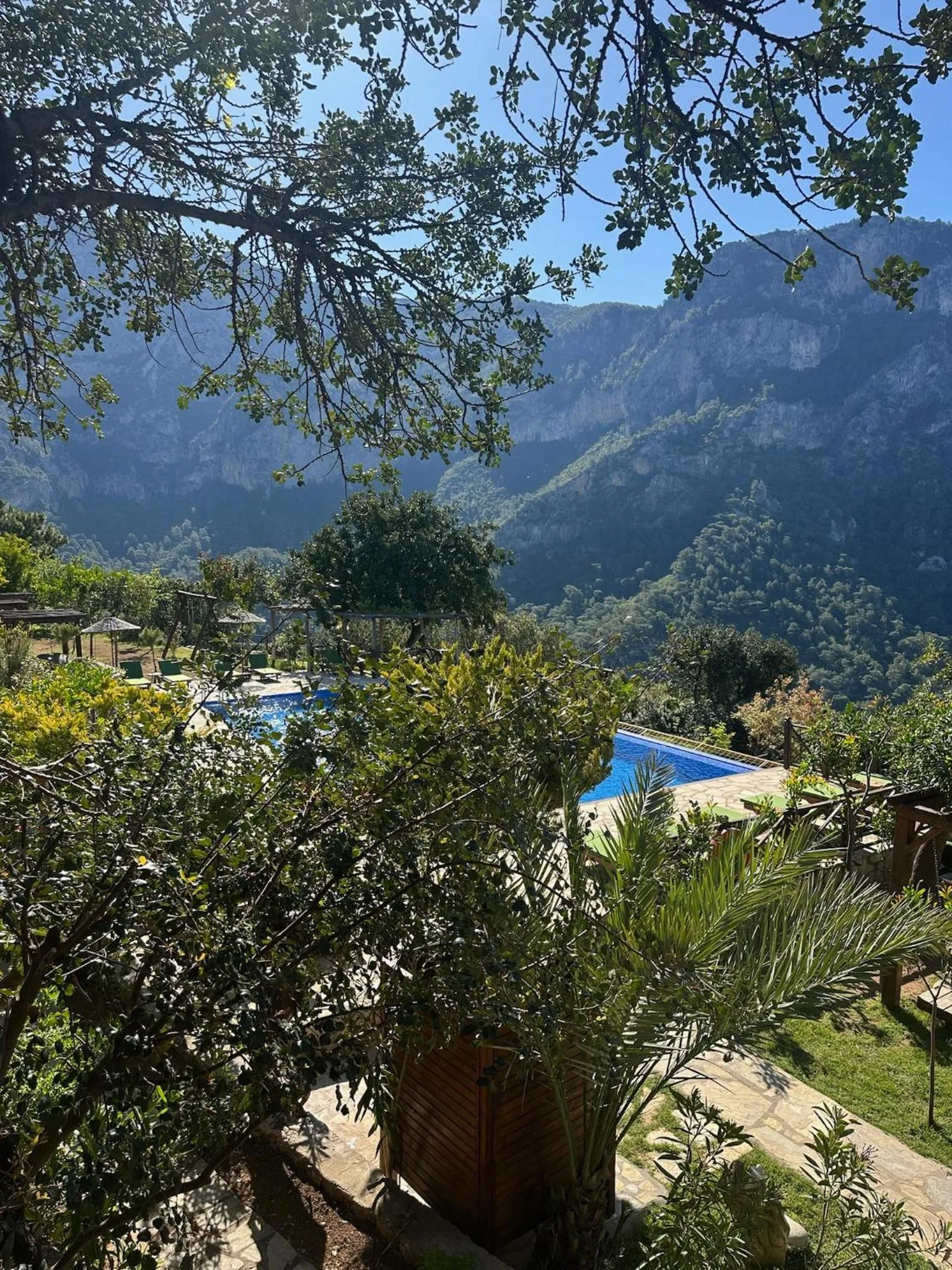 Mountain view in Olive Garden Kabak