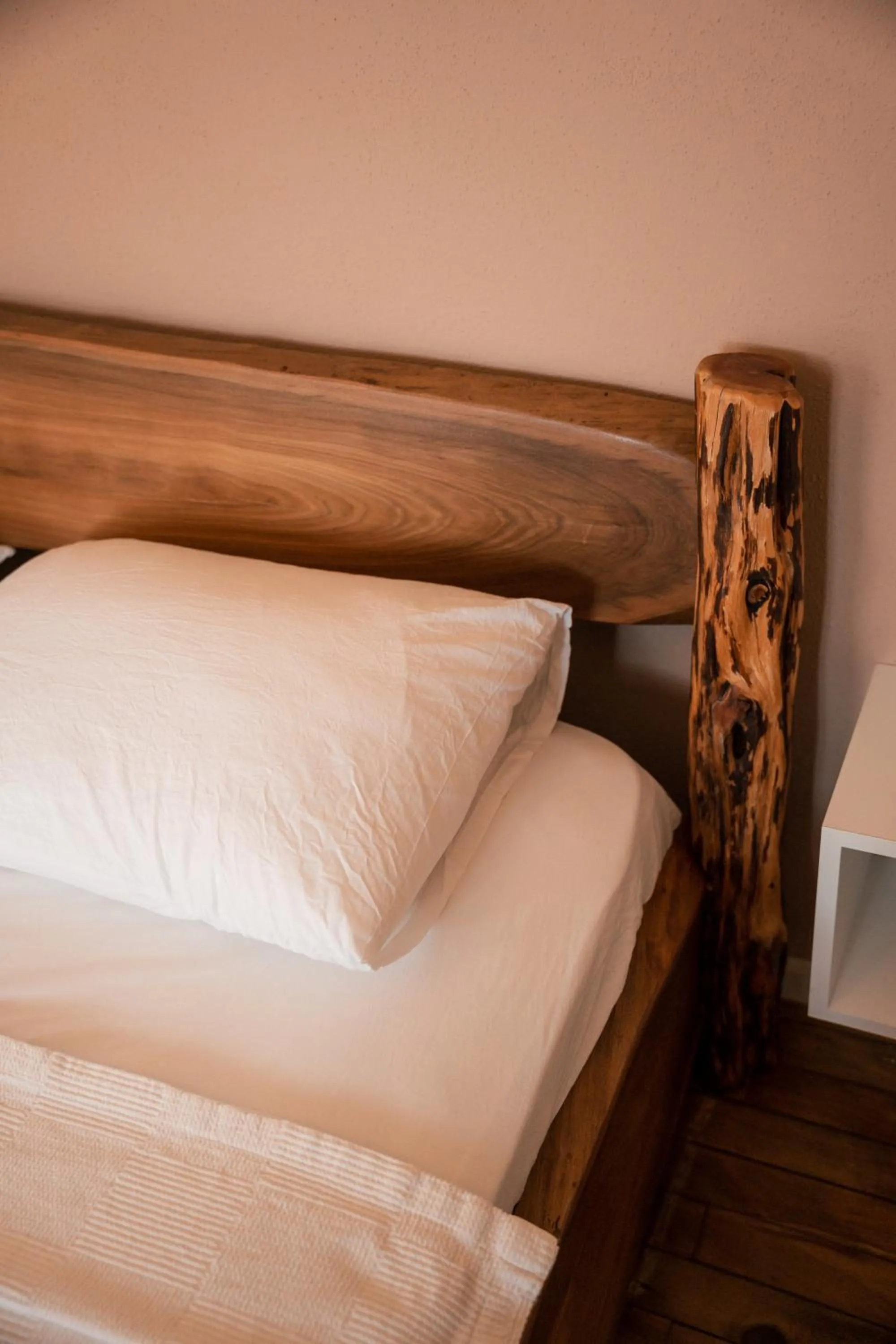 Bed in Olive Garden Kabak