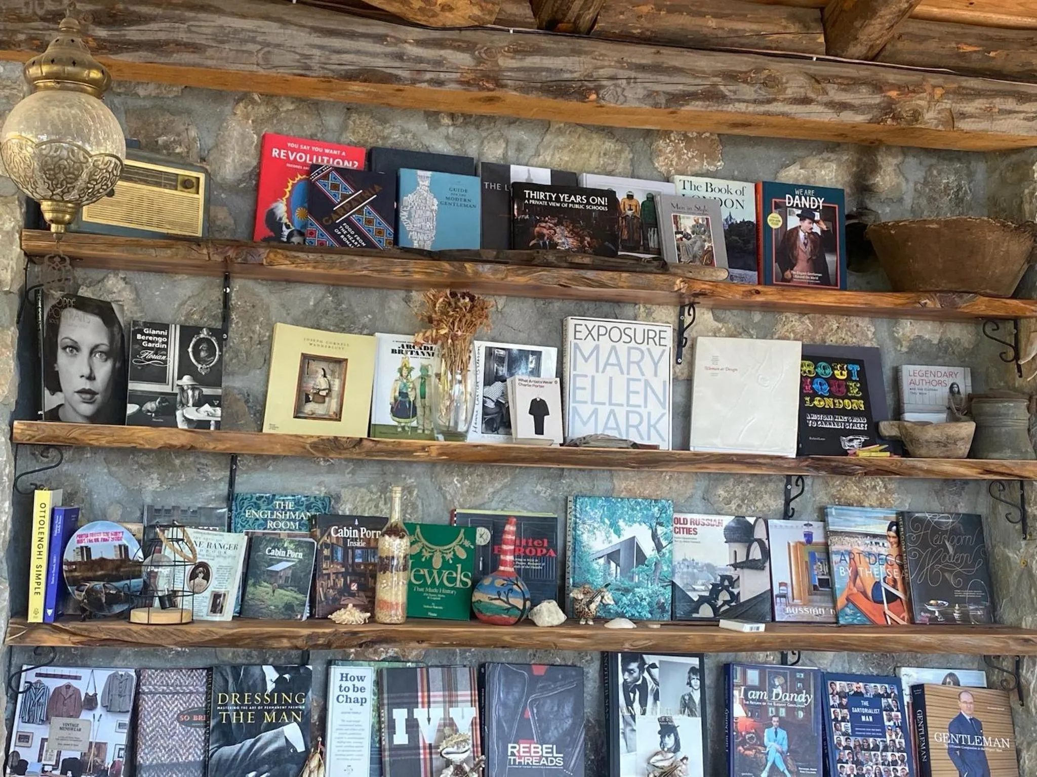 Library in Olive Garden Kabak