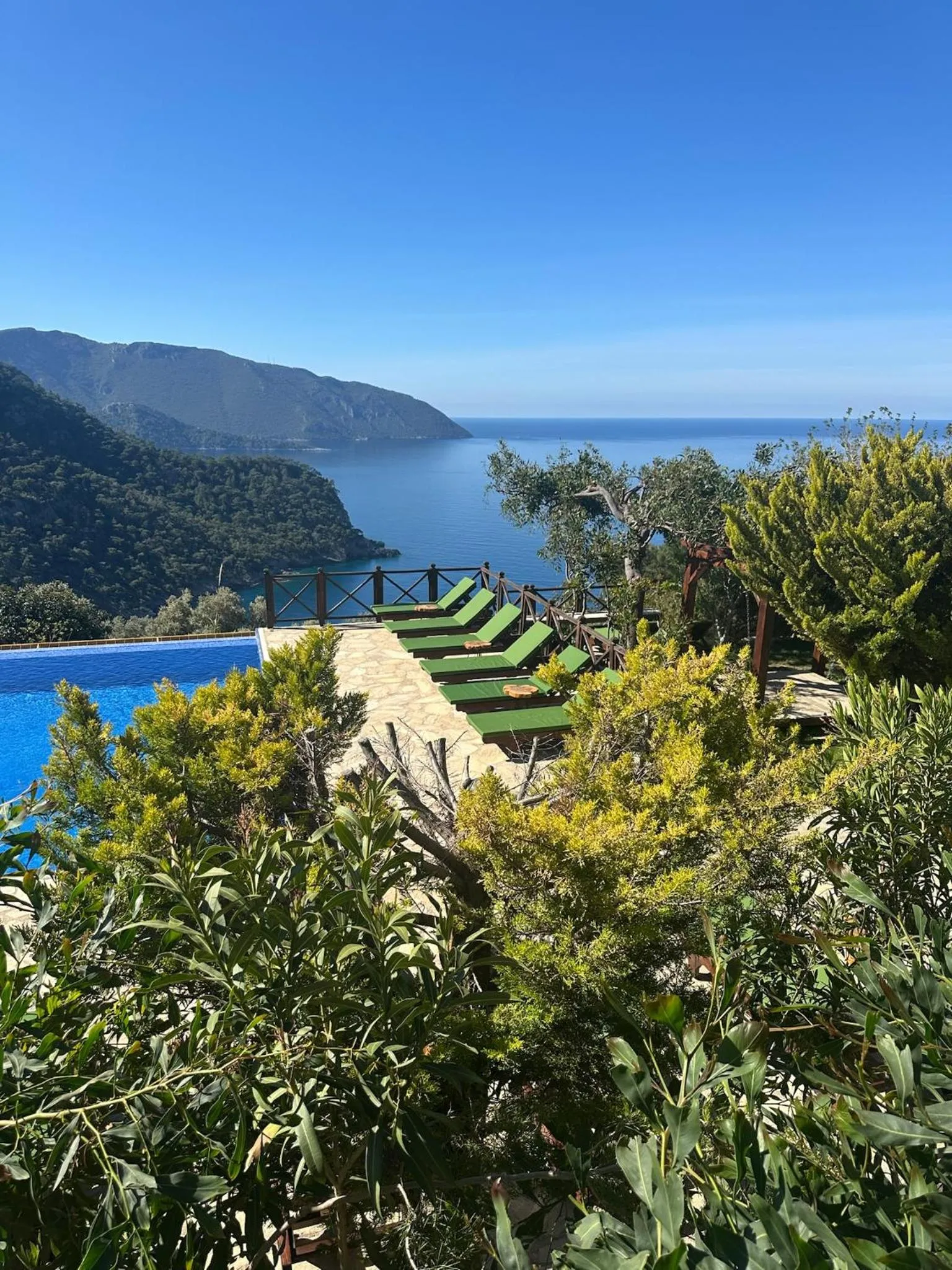 Pool view in Olive Garden Kabak