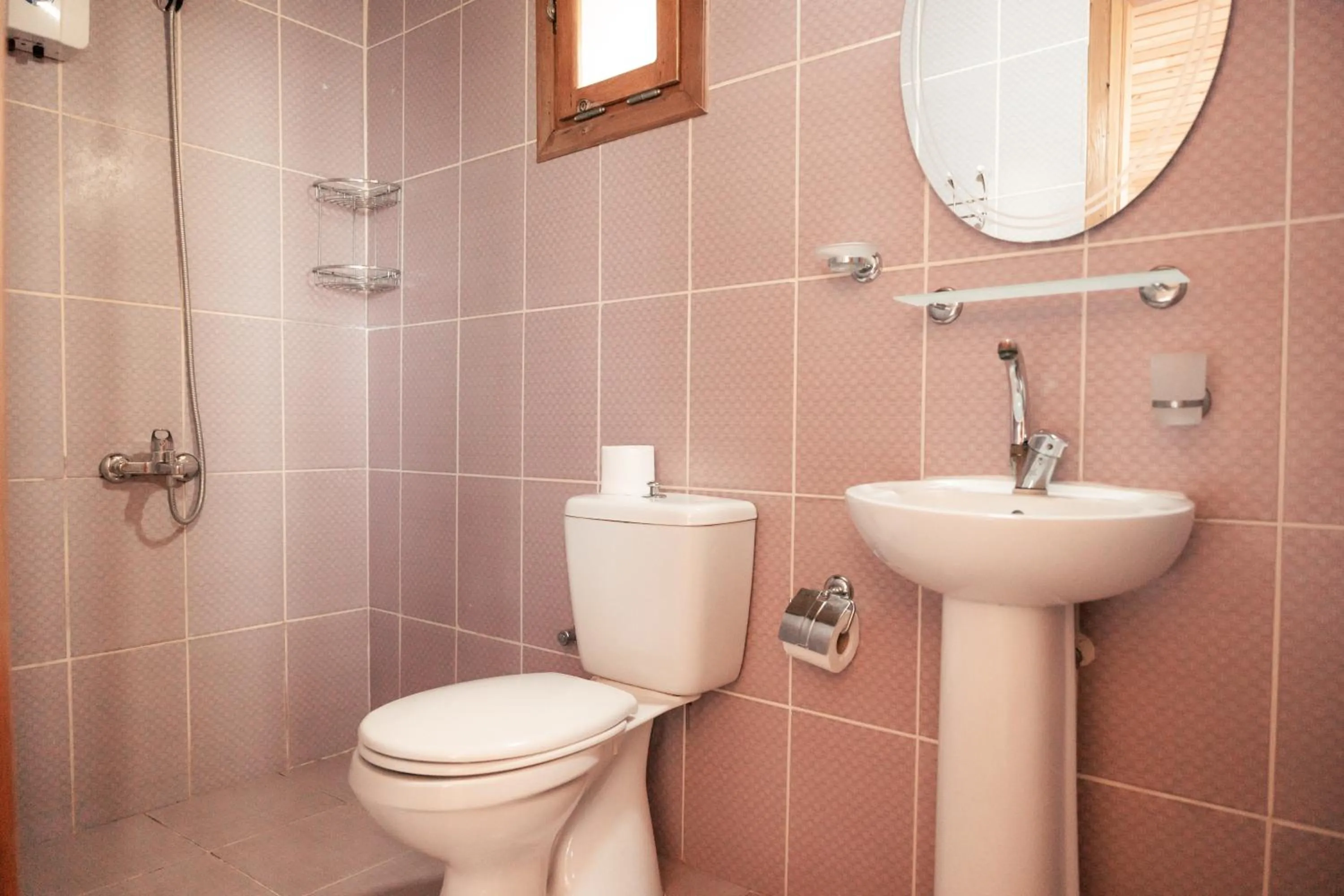 Bathroom in Olive Garden Kabak