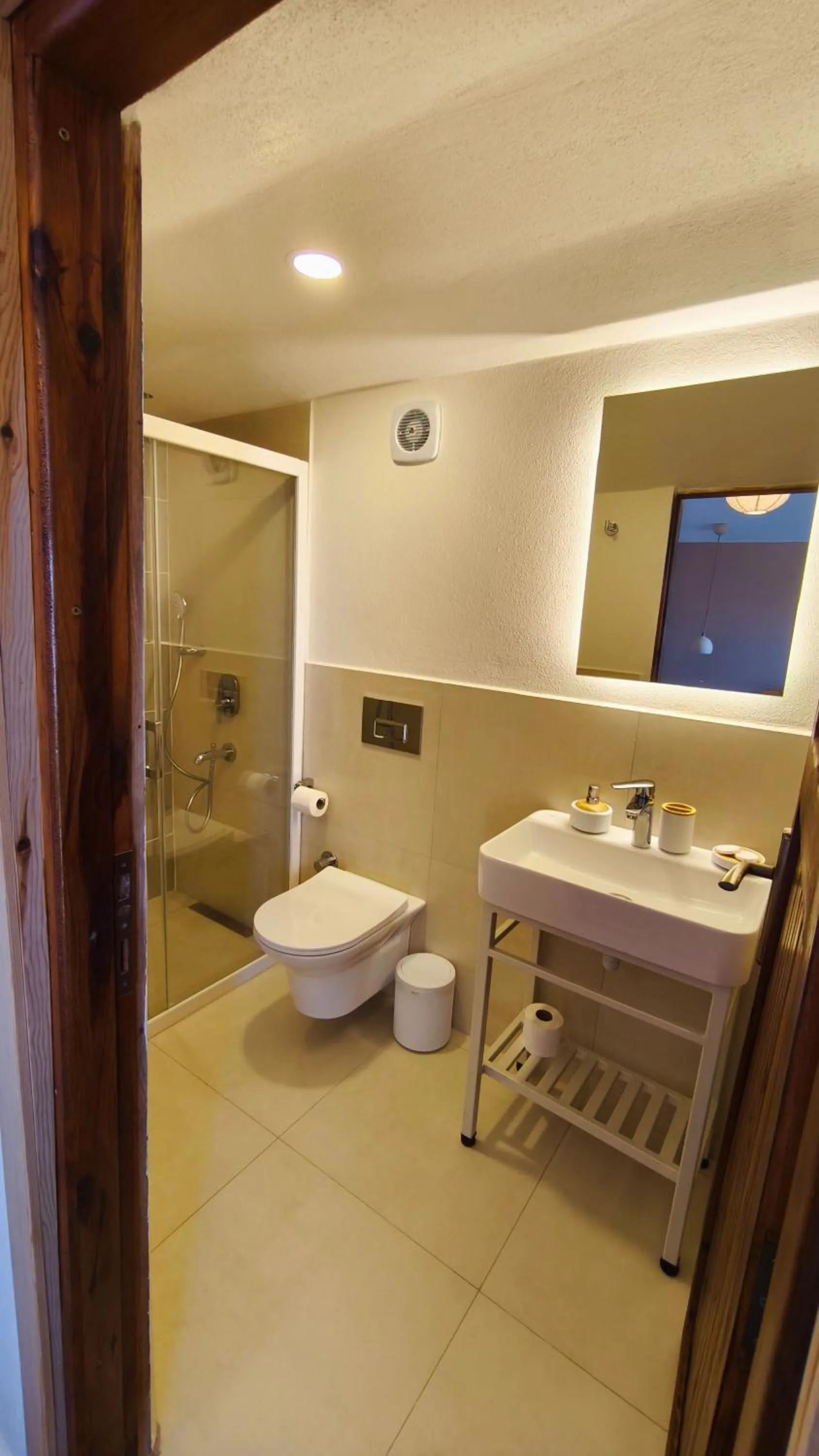 Bathroom in Olive Garden Kabak