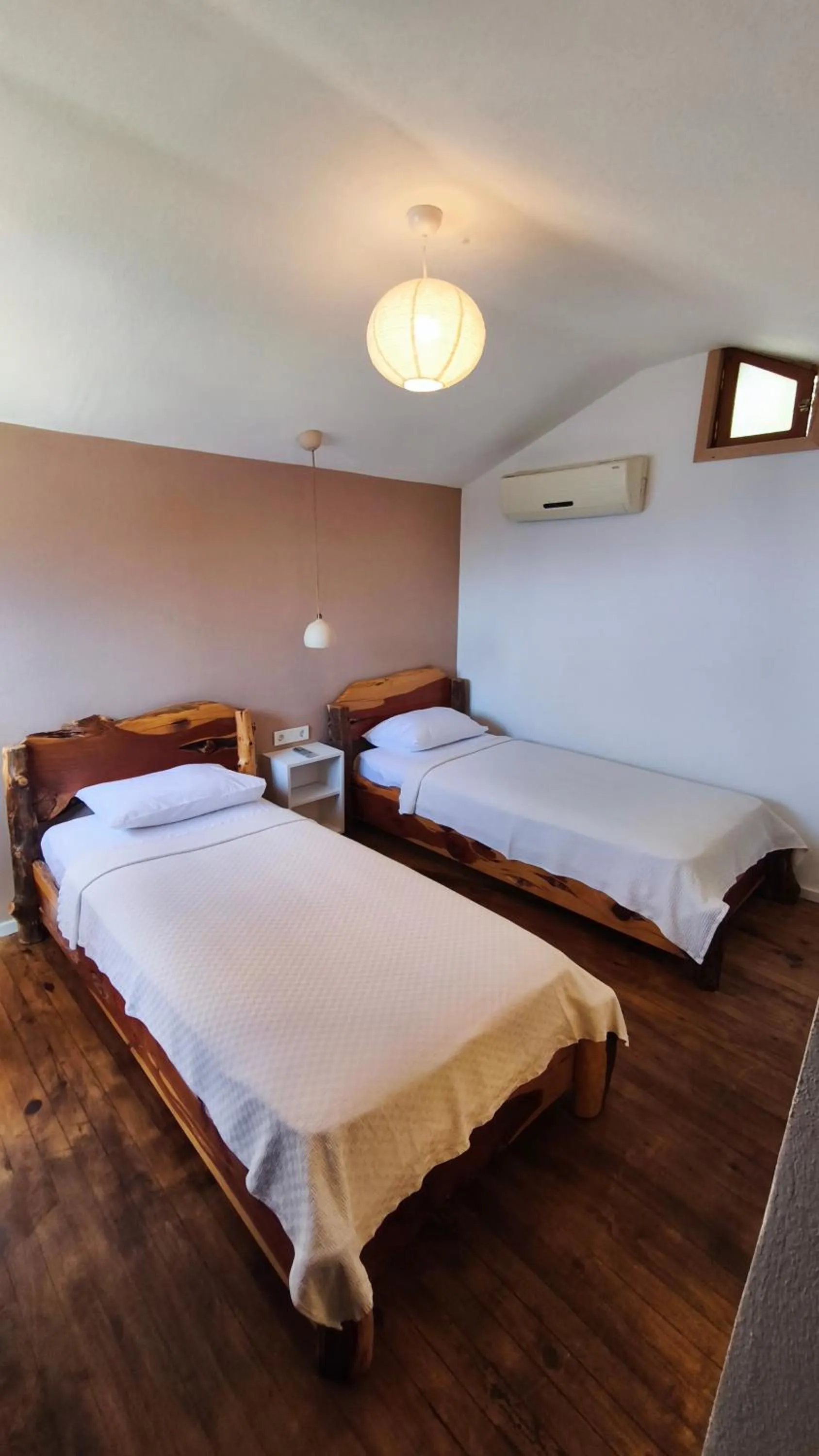 Photo of the whole room, Bed in Olive Garden Kabak