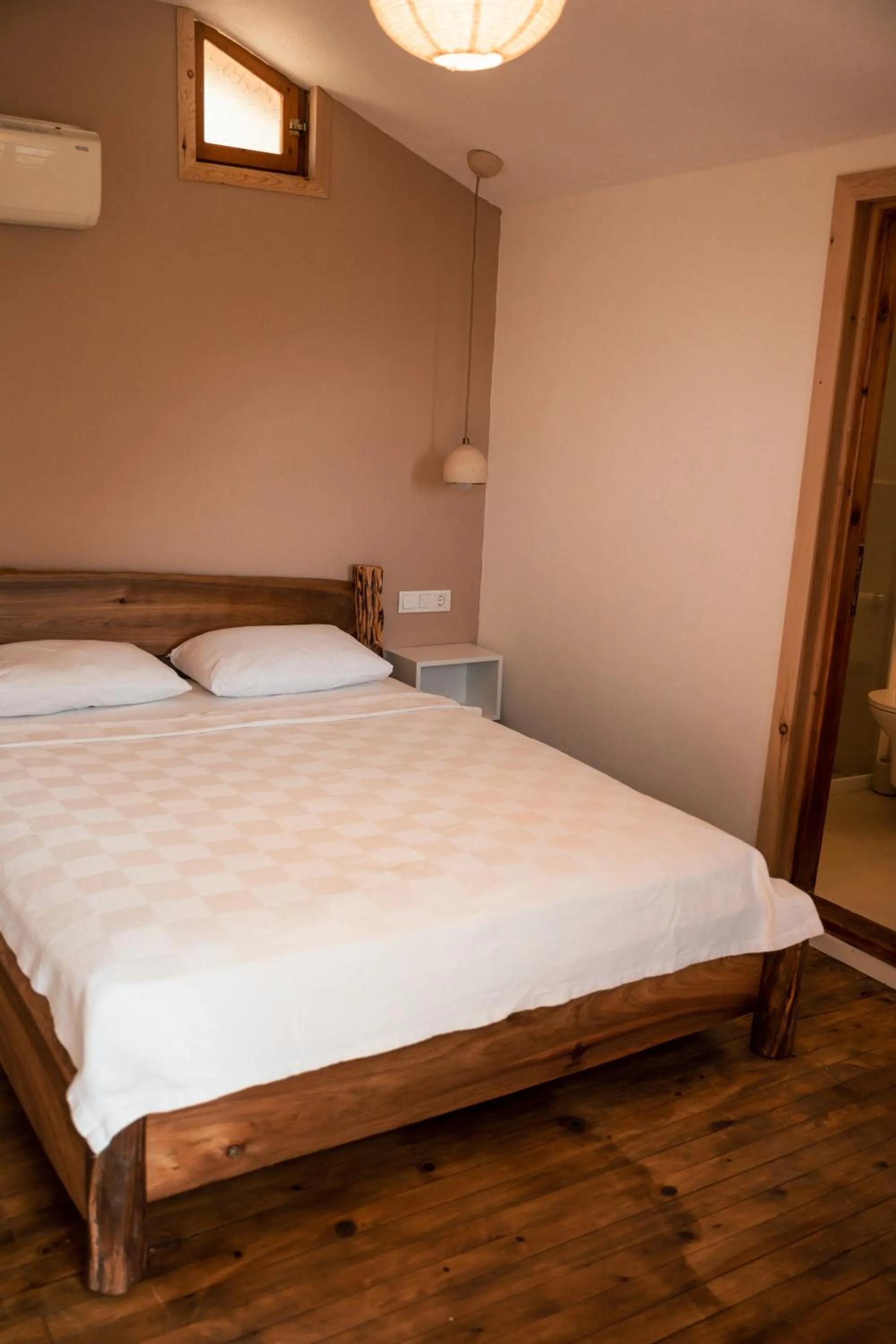 Bedroom, Bed in Olive Garden Kabak