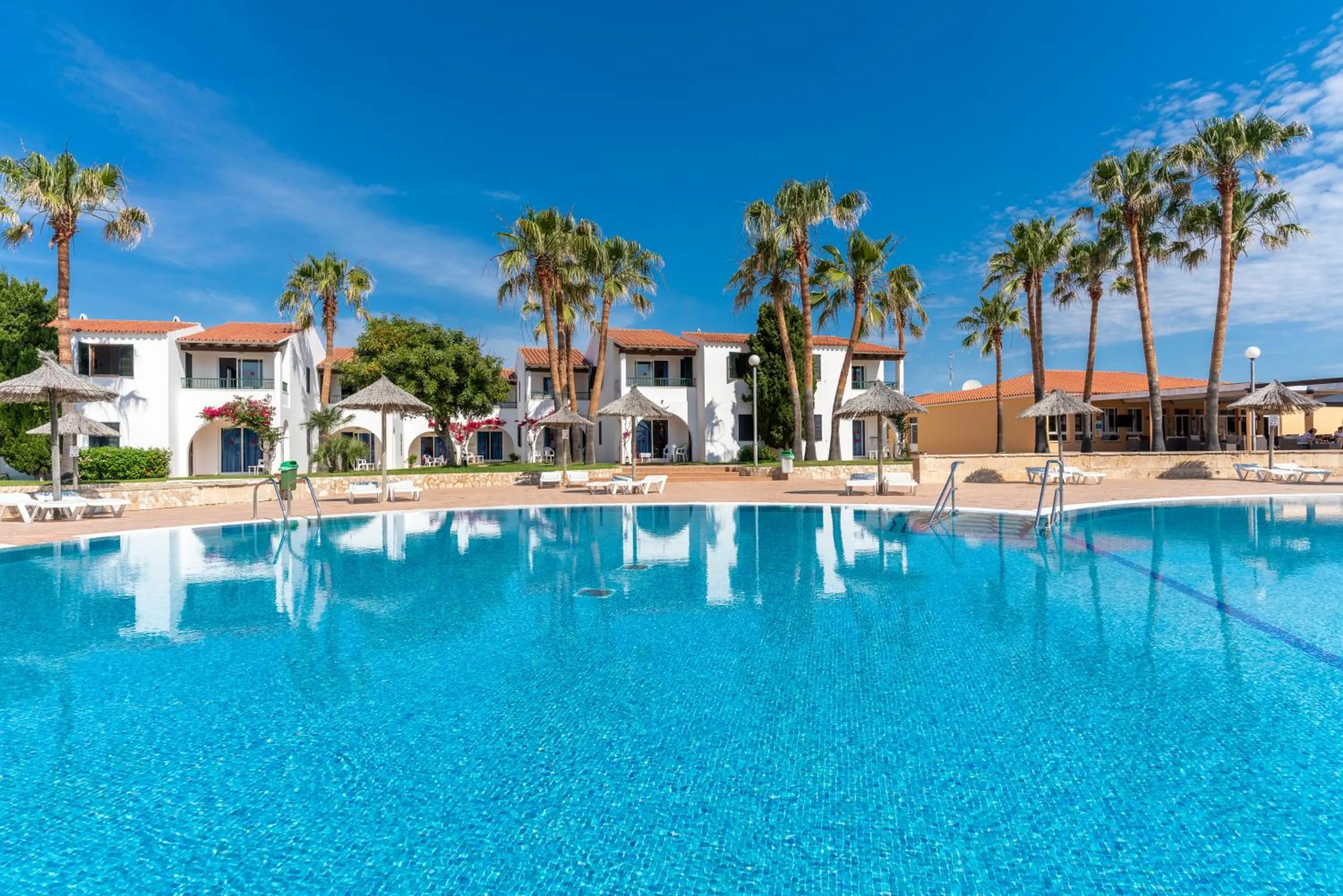 Swimming pool in Apartamentos Vistapicas