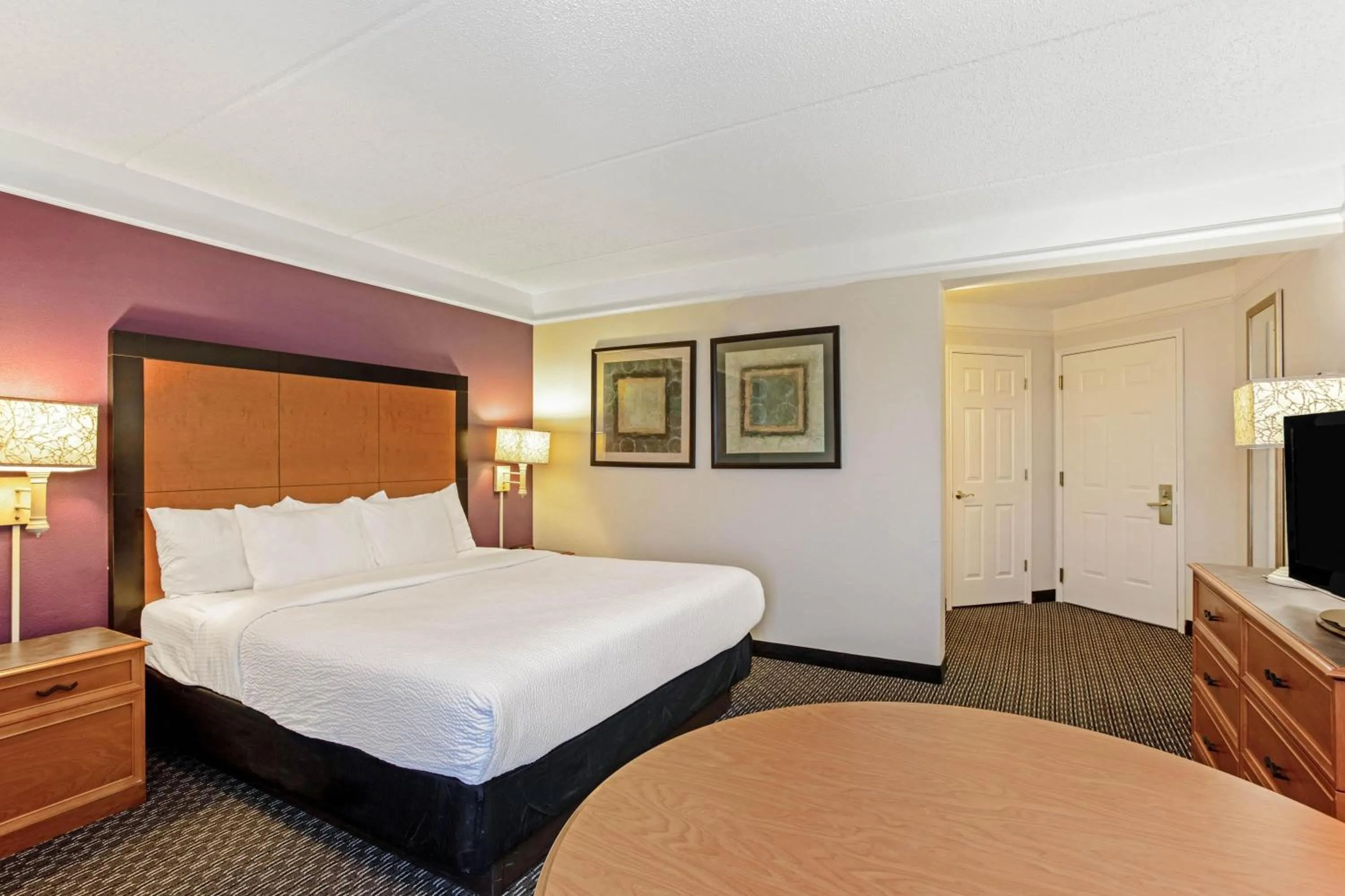 Photo of the whole room, Bed in La Quinta by Wyndham Orlando I Drive/Conv Center