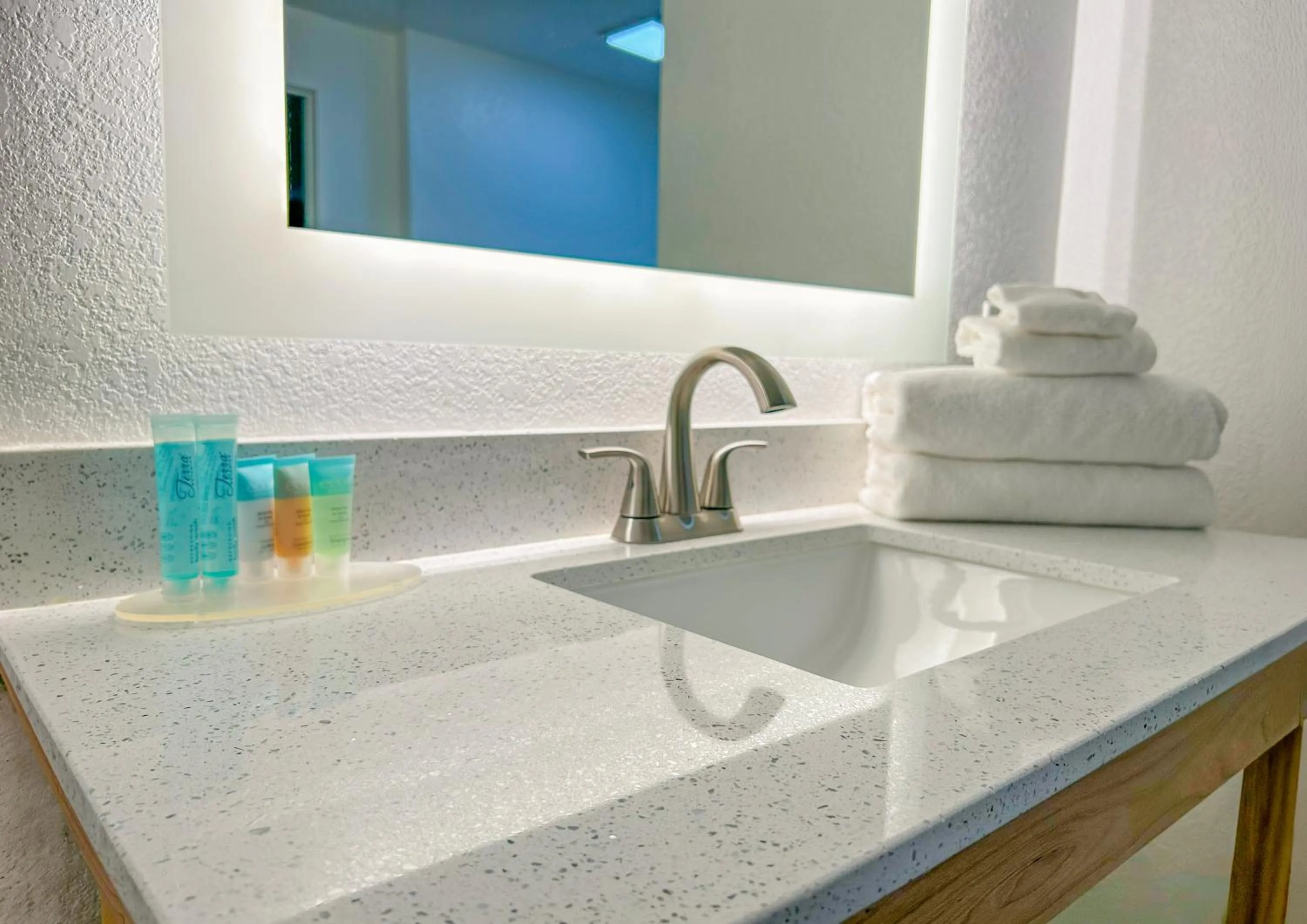 Shower in Hotel Monreale Express & Studios IDrive District