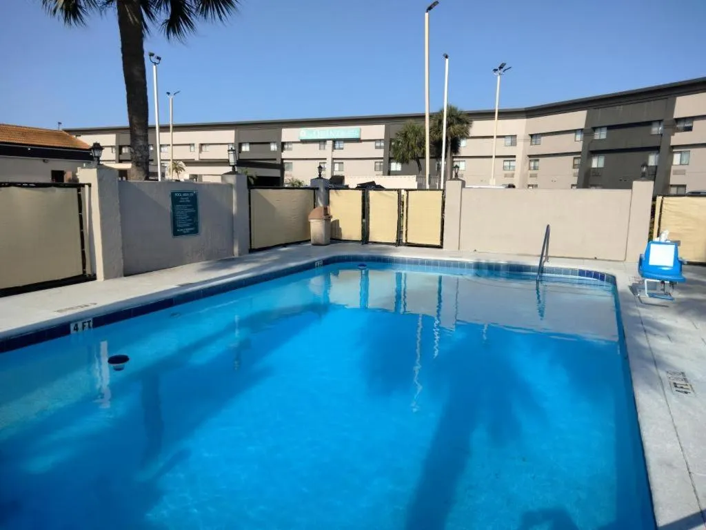 Pool view in La Quinta by Wyndham Orlando South