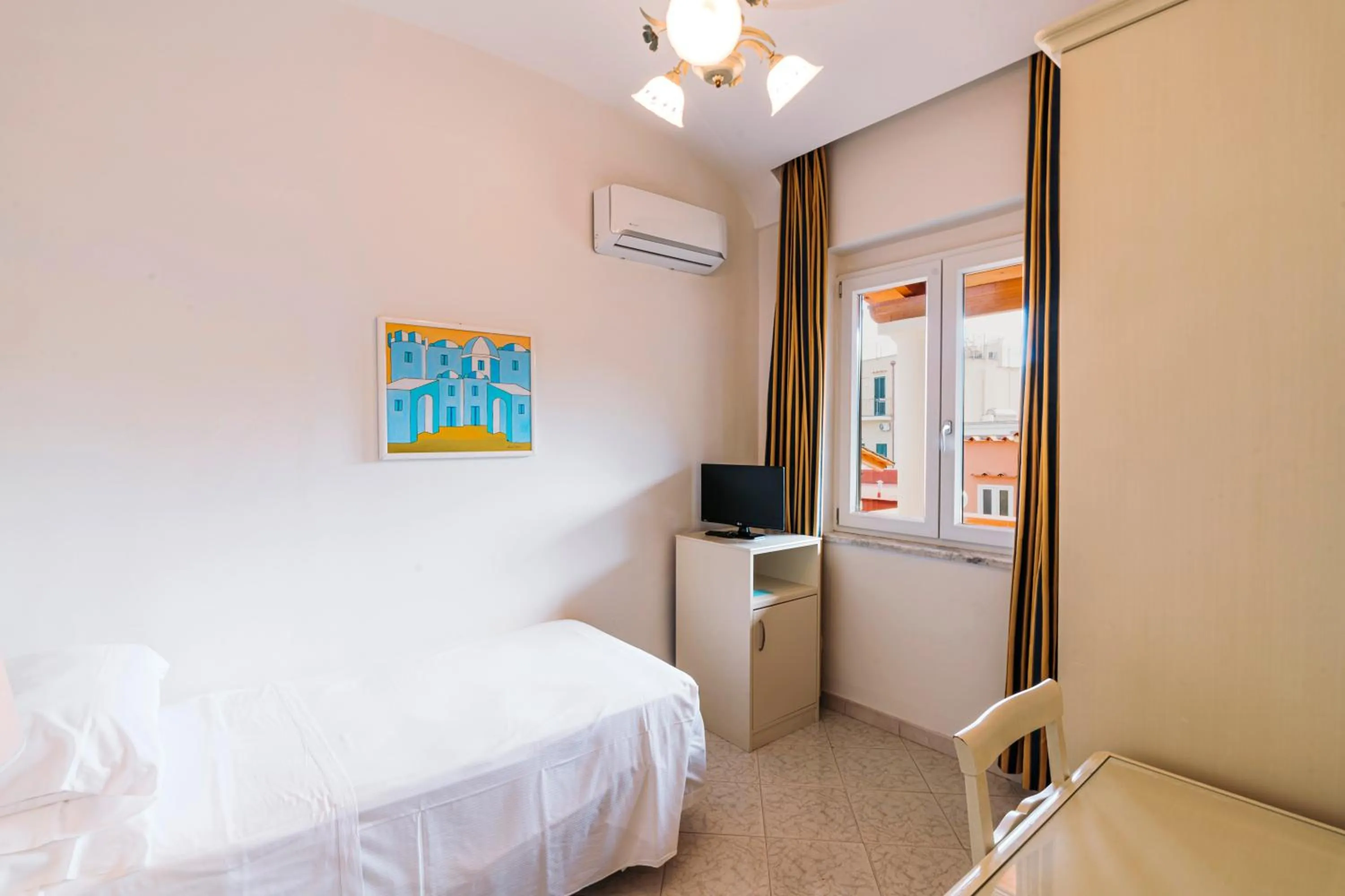 Bedroom, Bed in Hotel Villa Svizzera Terme