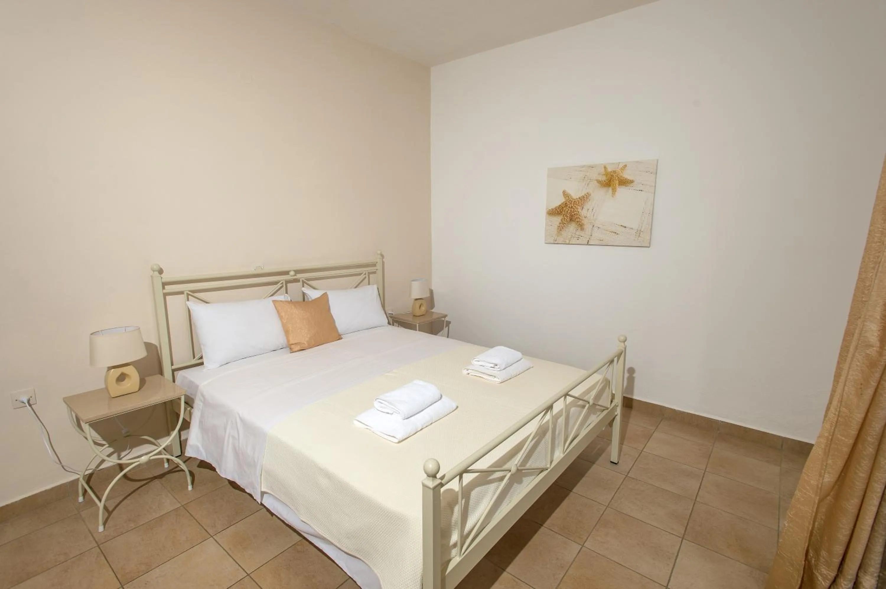 Photo of the whole room, Bed in Joanna Apart - Hotel