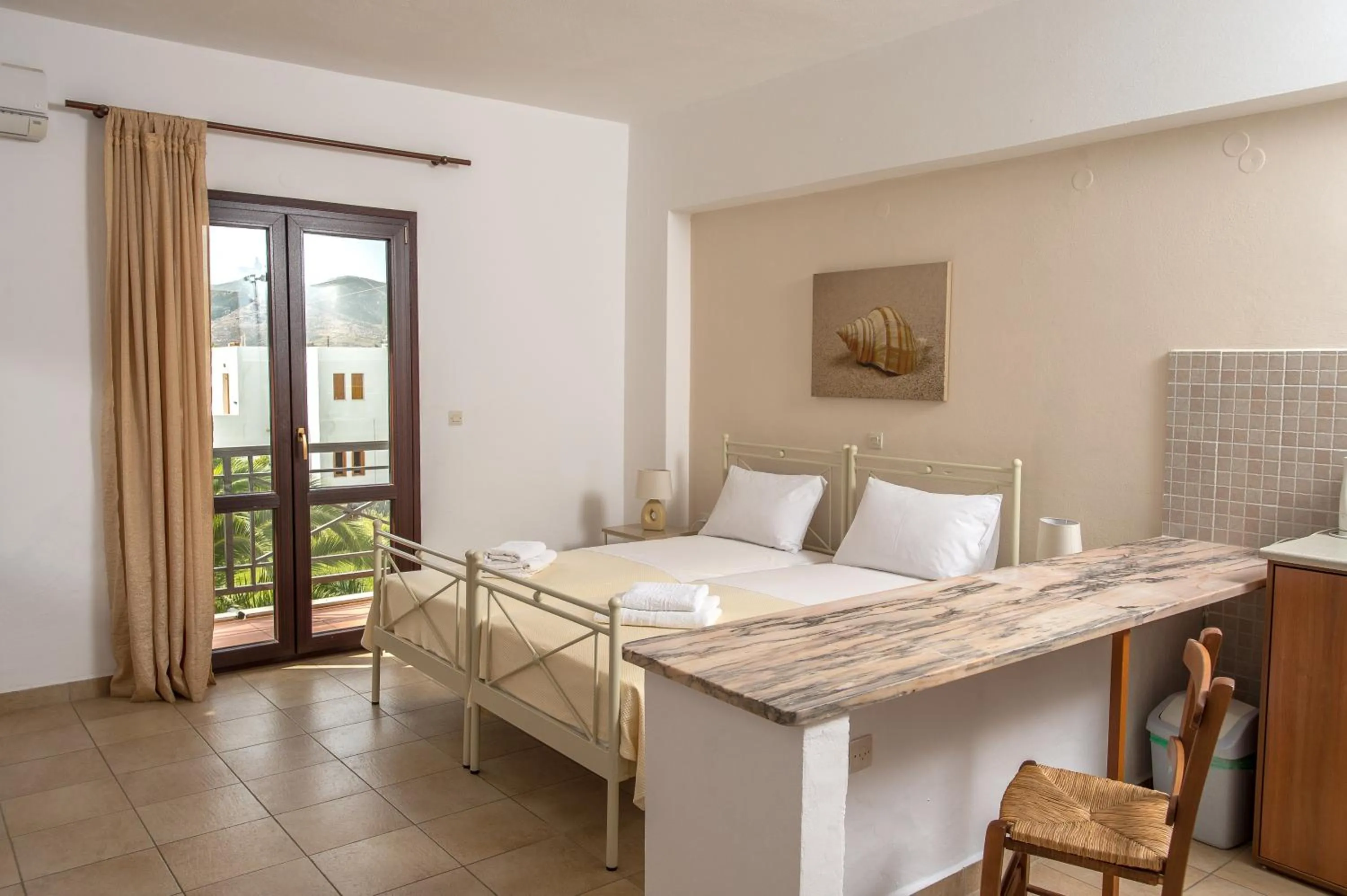 Decorative detail, Bed in Joanna Apart - Hotel