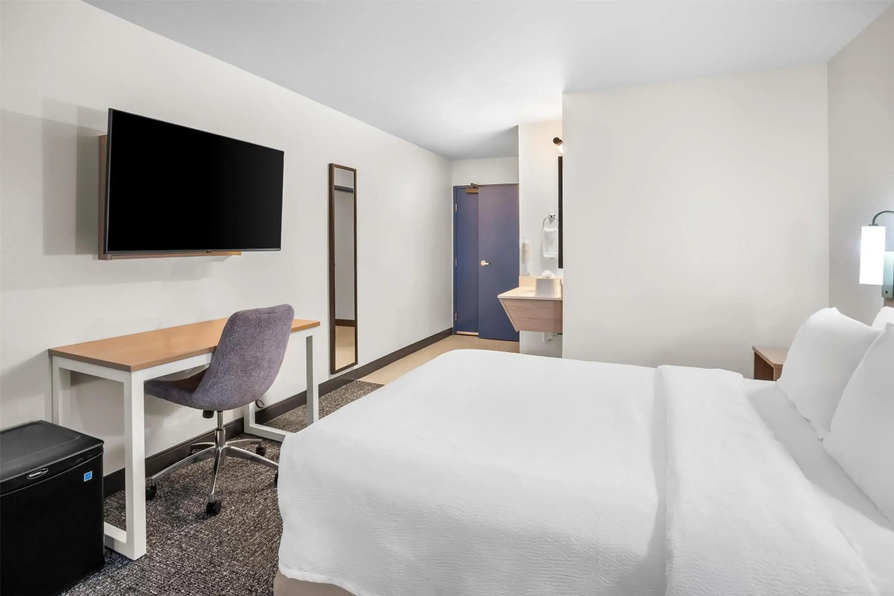 Bedroom, Bed in Spark by Hilton Kent Seattle Bedroom, Bed in Spark by Hilton Kent Seattle