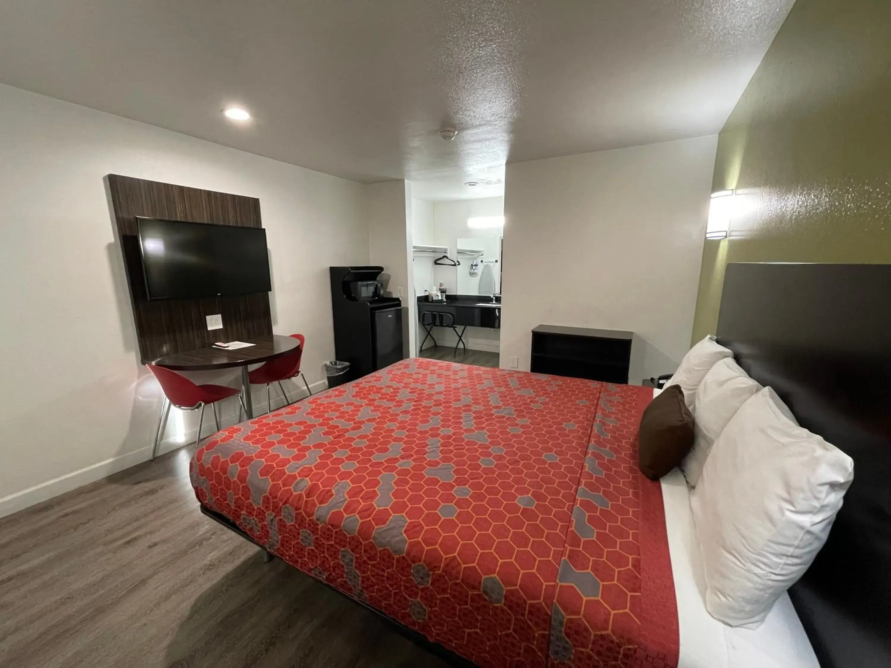 Bedroom, Bed in Claremont Lodge Bedroom, Bed in Claremont Lodge