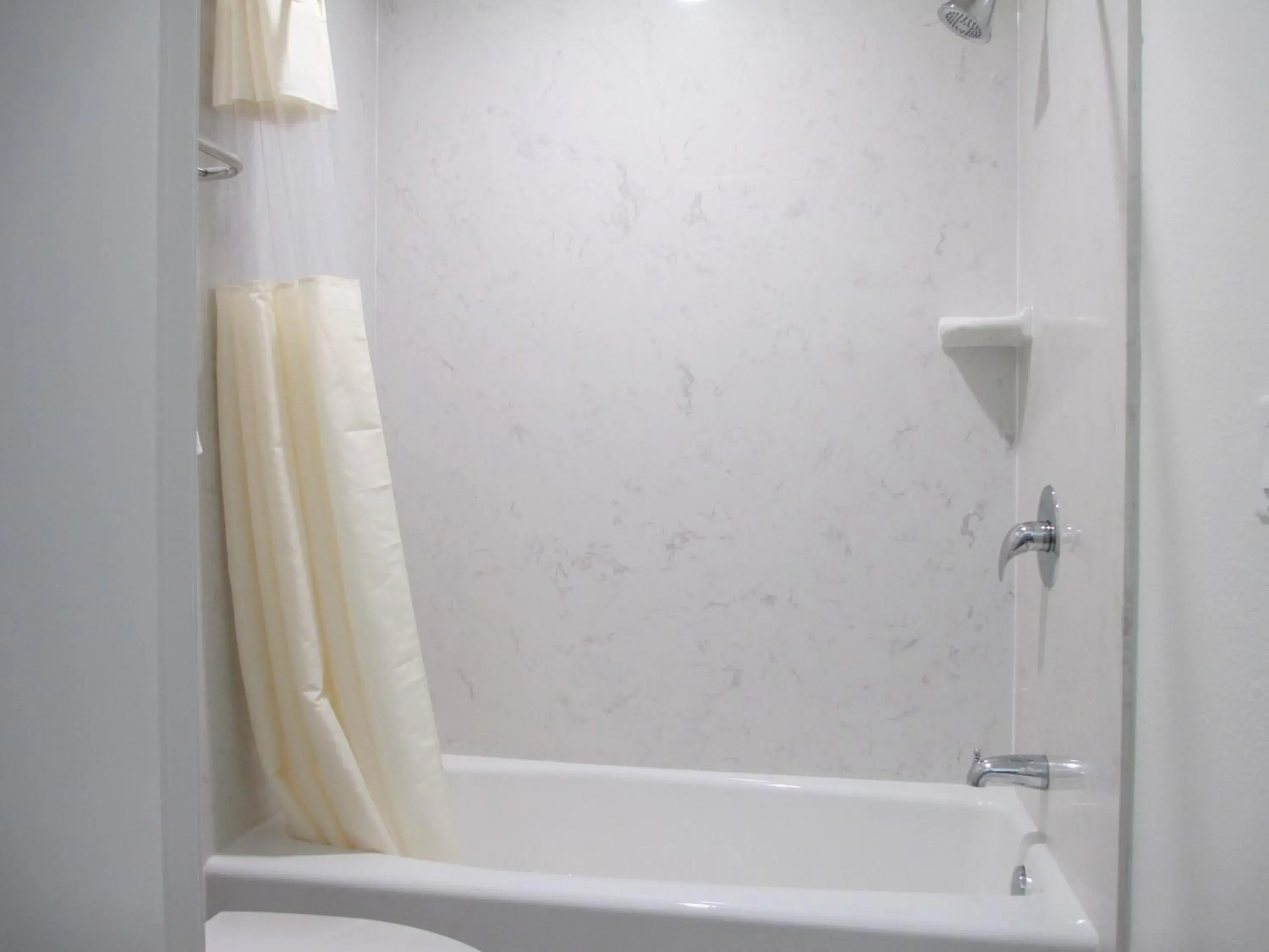 King Room Non Smoking in Claremont Lodge King Room Non Smoking in Claremont Lodge