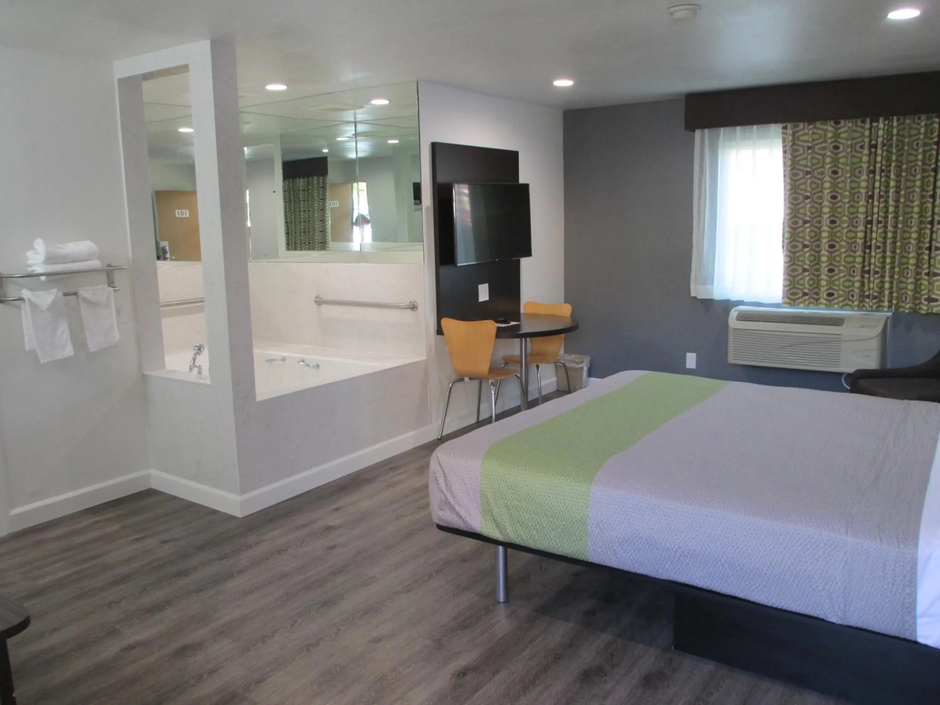 Bed in Claremont Lodge