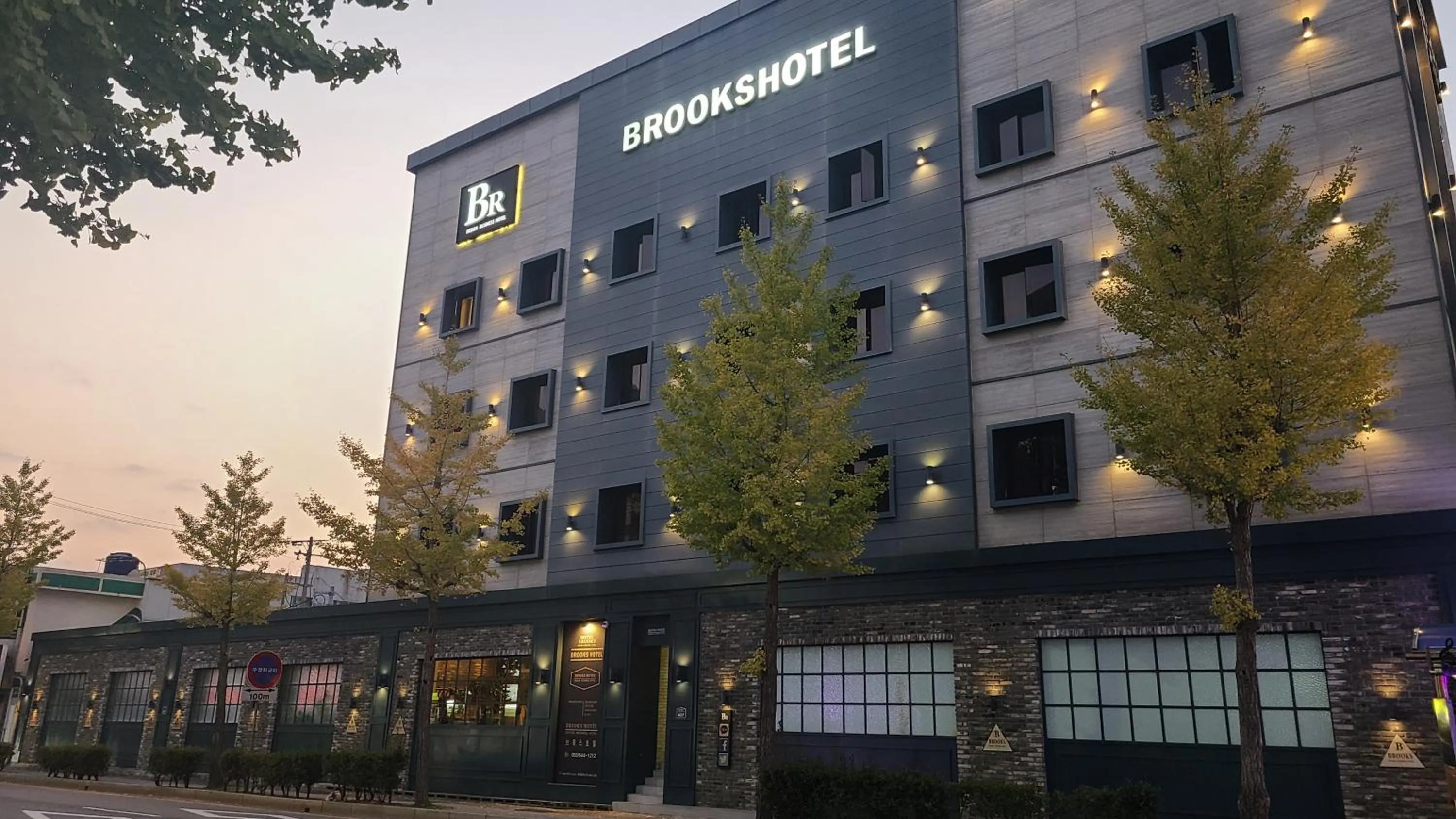 Property building in Brooks Hotel Tongyeong