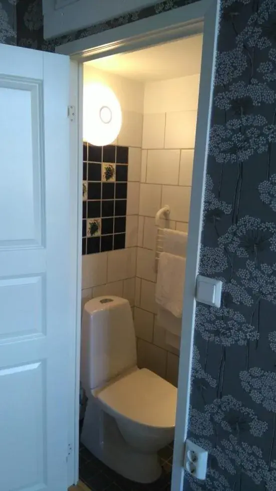 Single Room with Bathroom - single occupancy in Hotell Edgar Single Room with Bathroom - single occupancy in Hotell Edgar