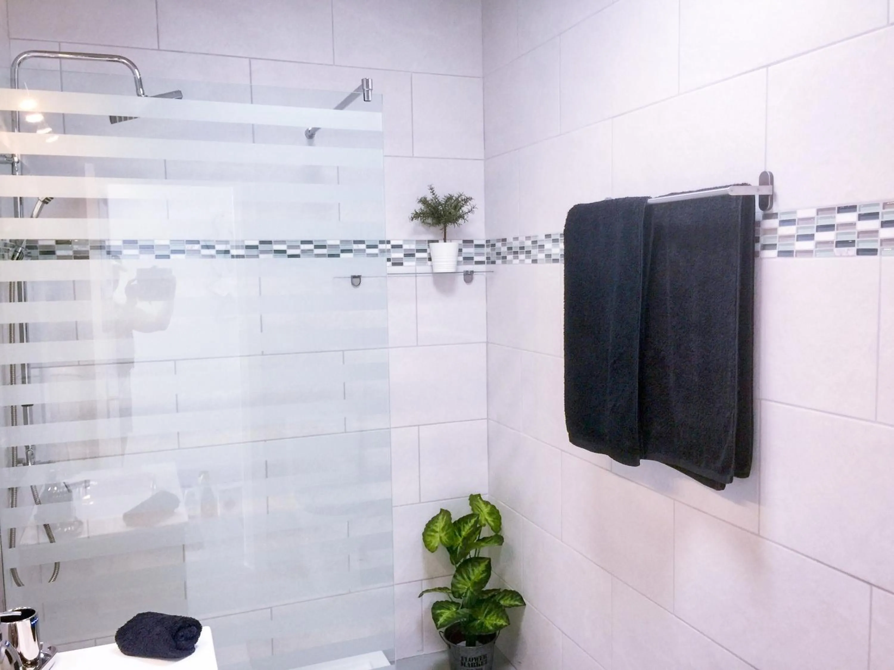 Shower in Casa Flamingo, Sea View Apartment