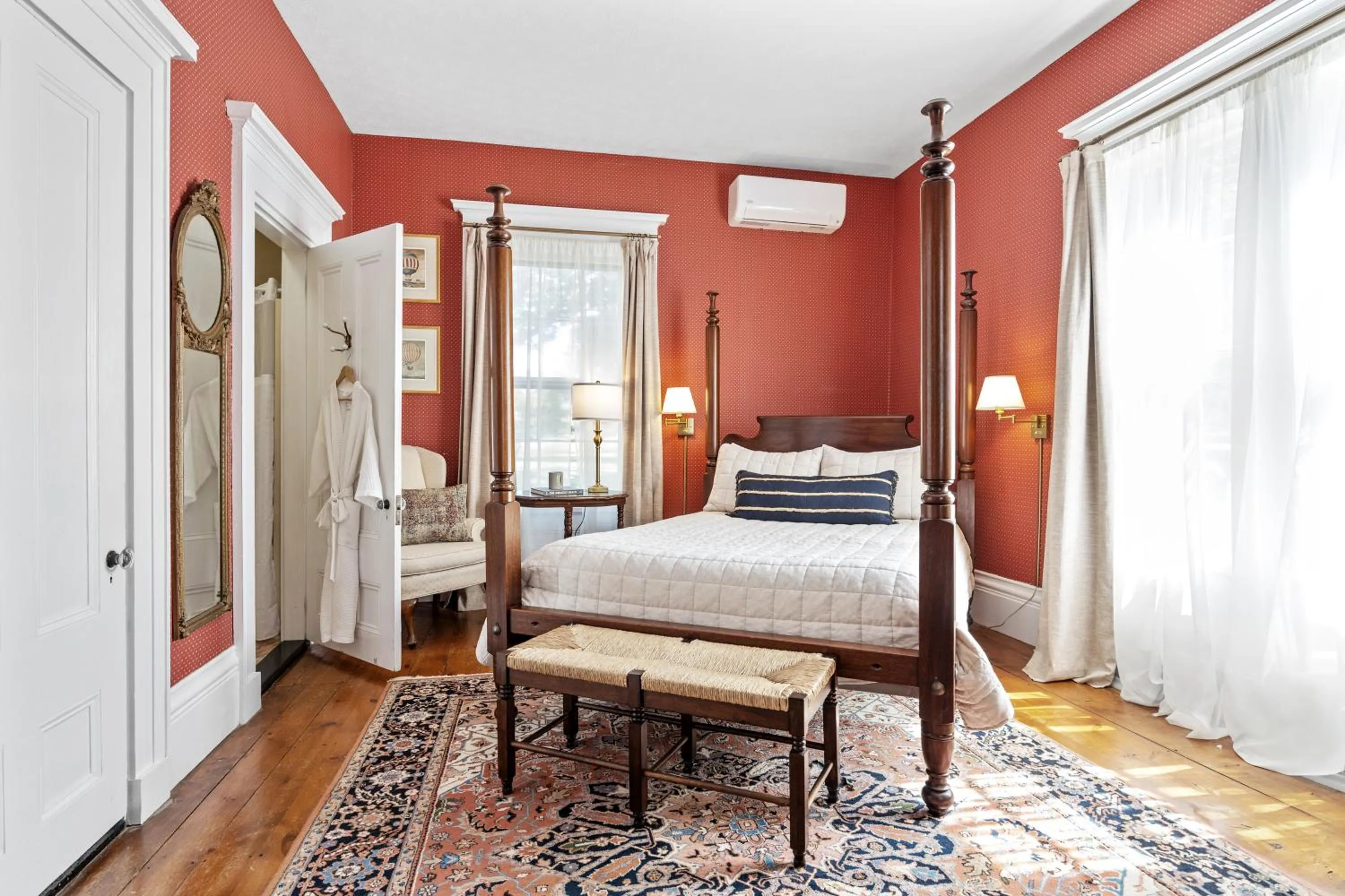 Bed in Isaiah Jones Homestead Bed and Breakfast