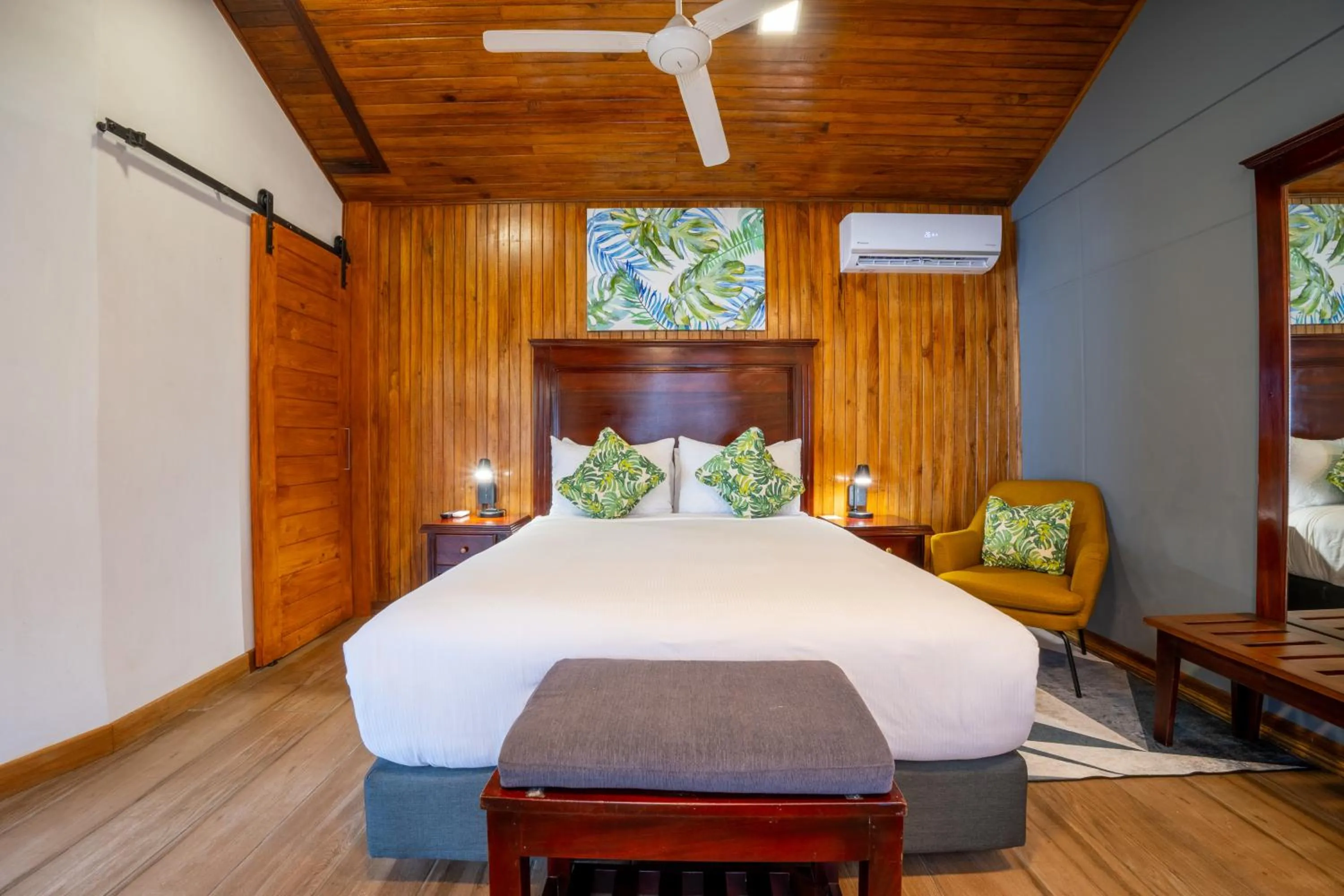 Photo of the whole room, Bed in Camino Verde B&B Monteverde Costa Rica