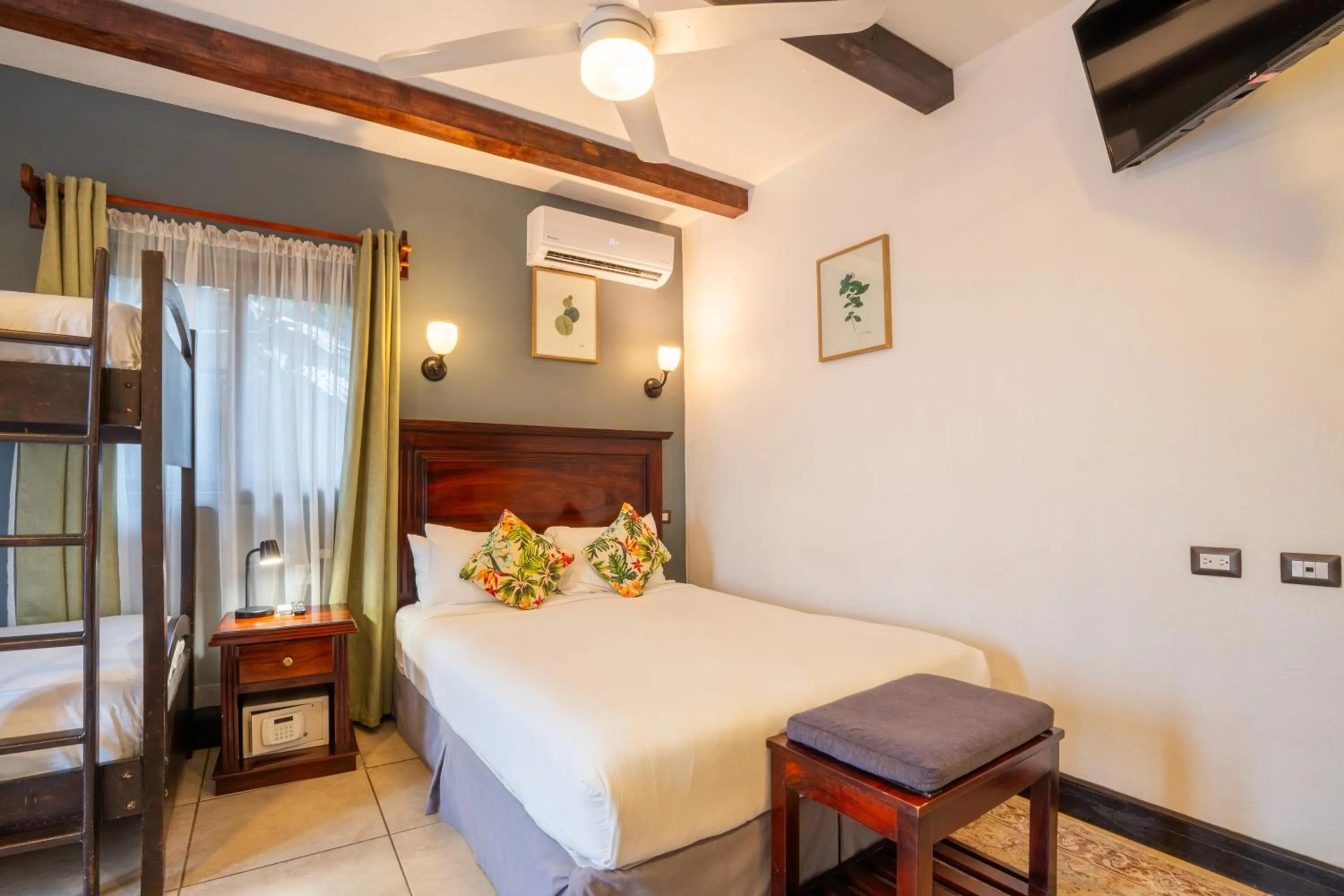 Bed in Camino Verde B&B Monteverde Costa Rica