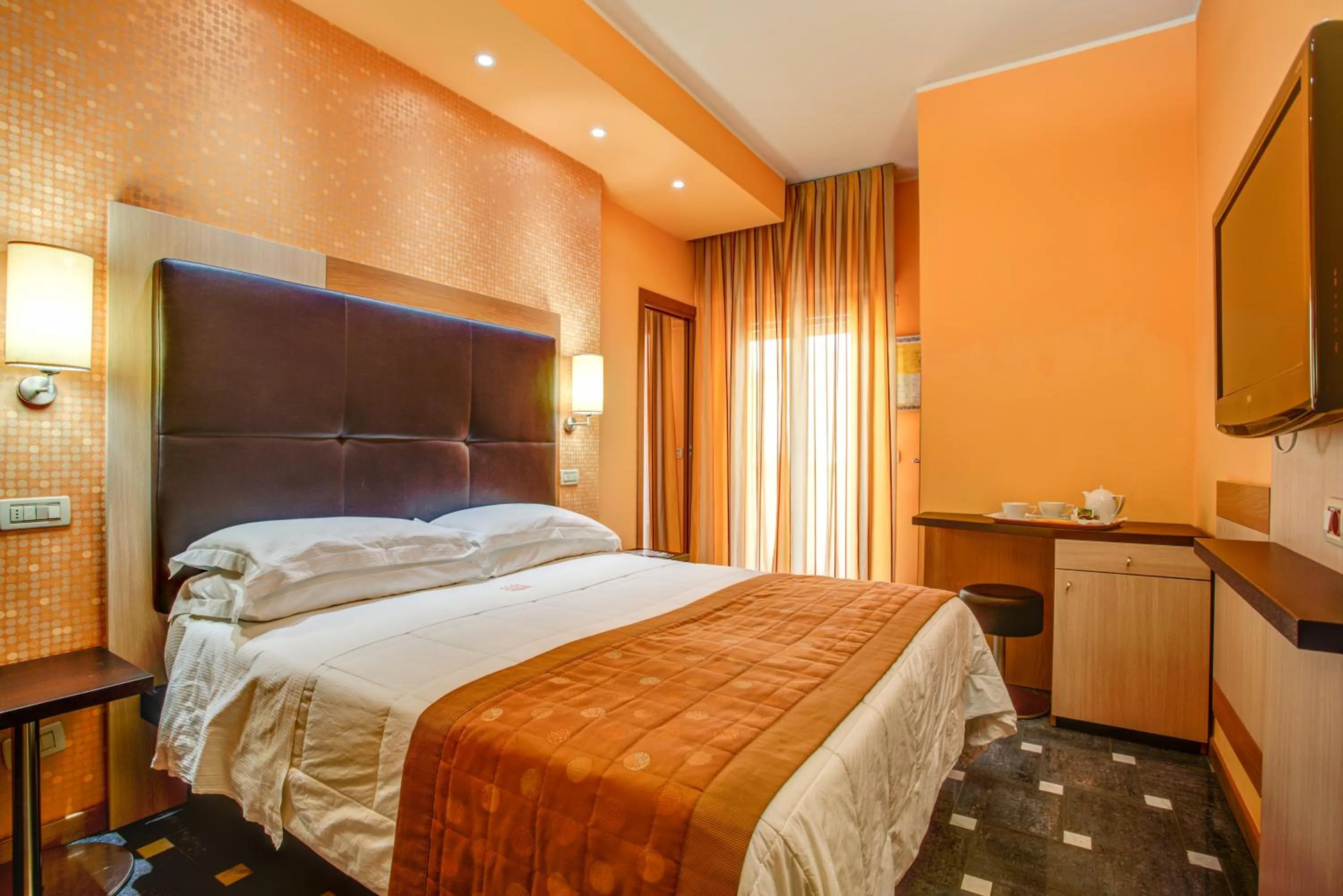 Day, Bed in Hotel Genty