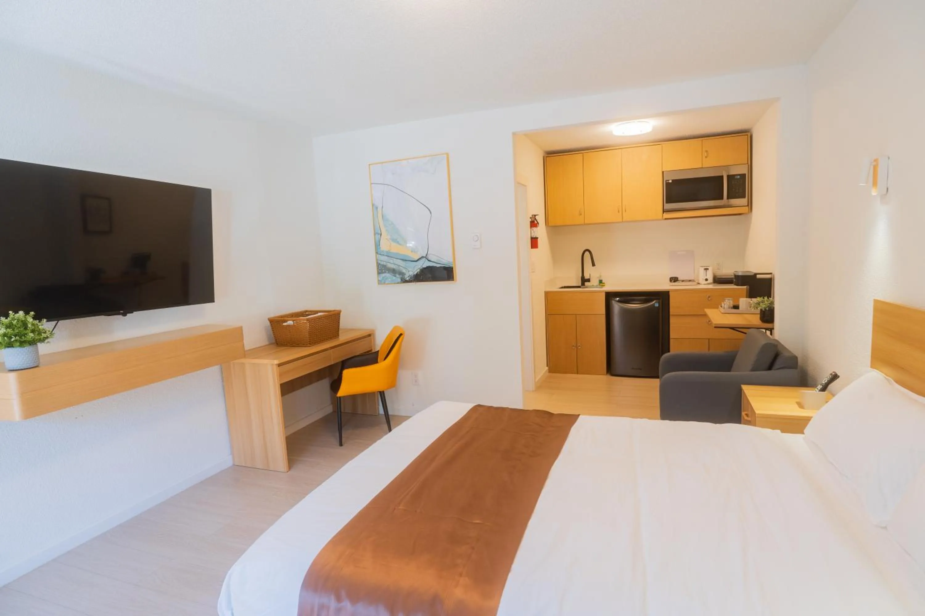 Bed in Inntowne Motel