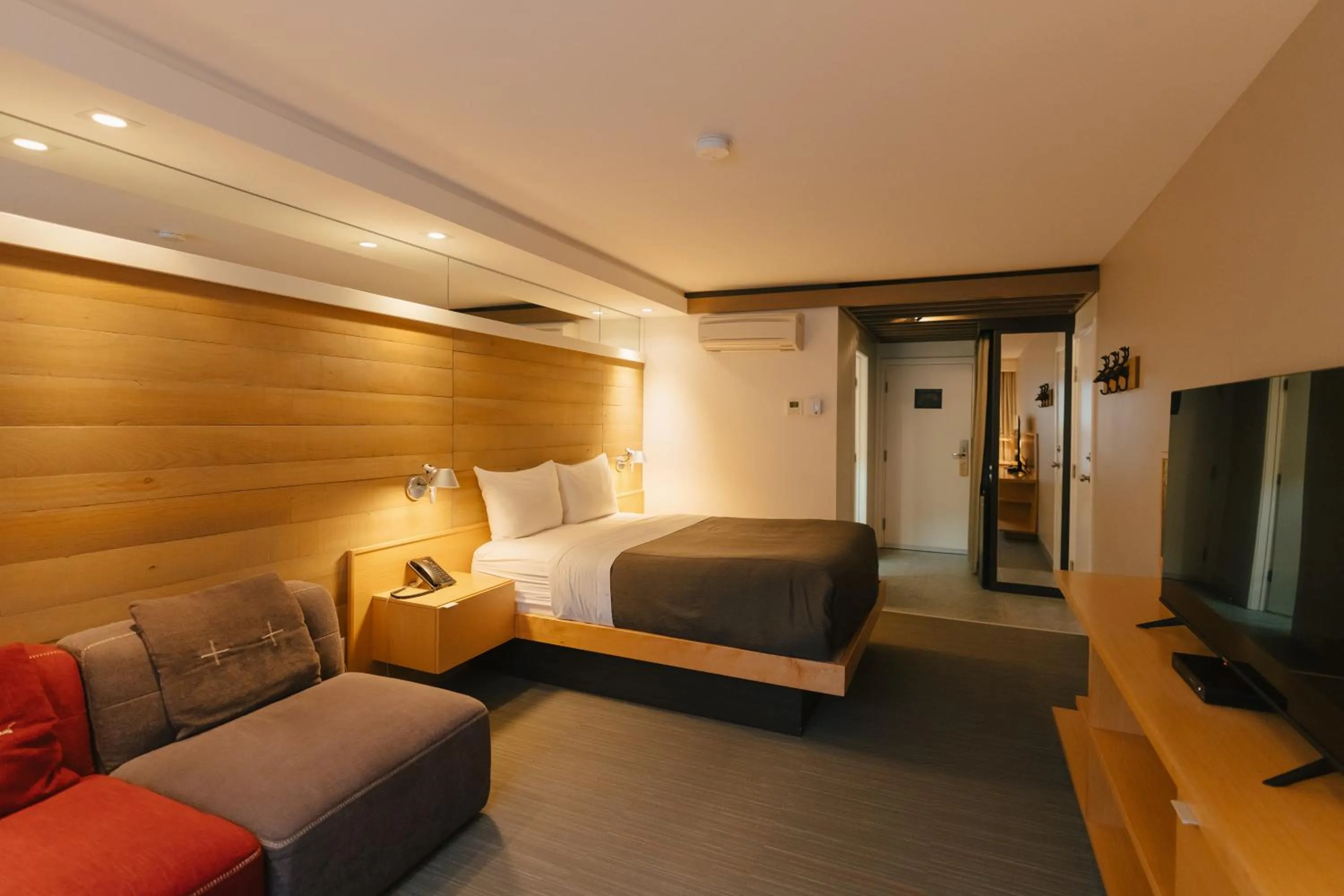 Photo of the whole room, Bed in Gîte du Mont-Albert - Sepaq