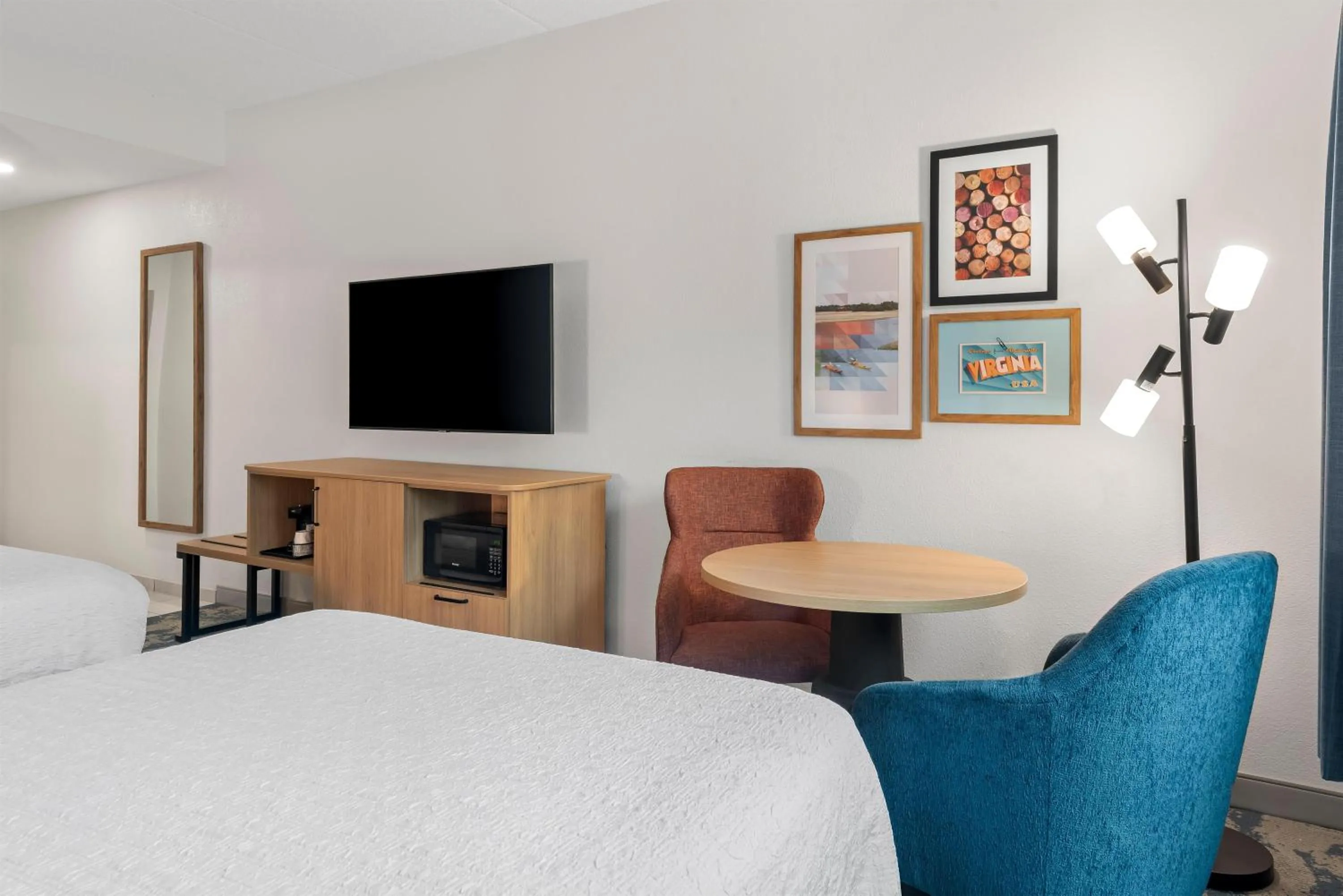 Bed in Hampton Inn Gainesville-Haymarket