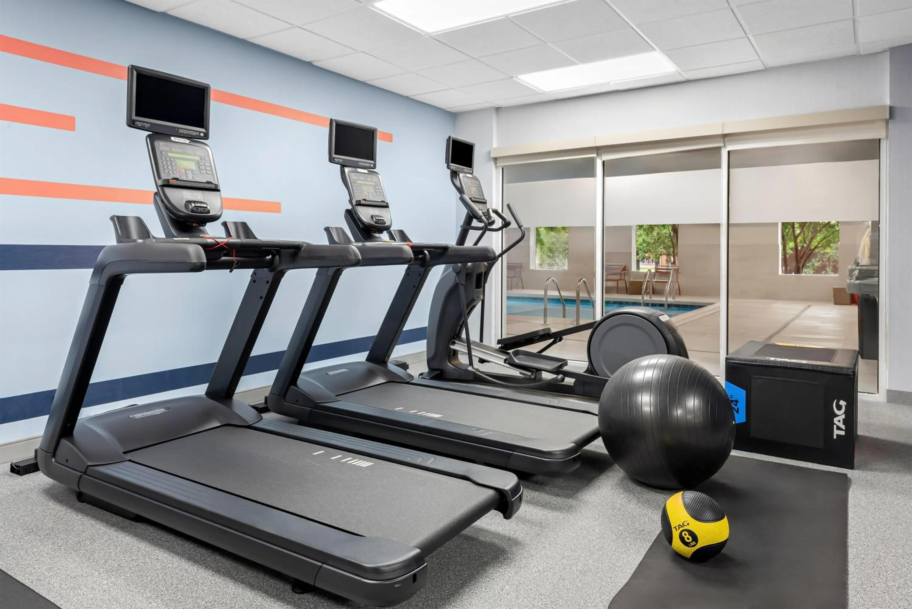 Fitness centre/facilities in Hampton Inn Gainesville-Haymarket