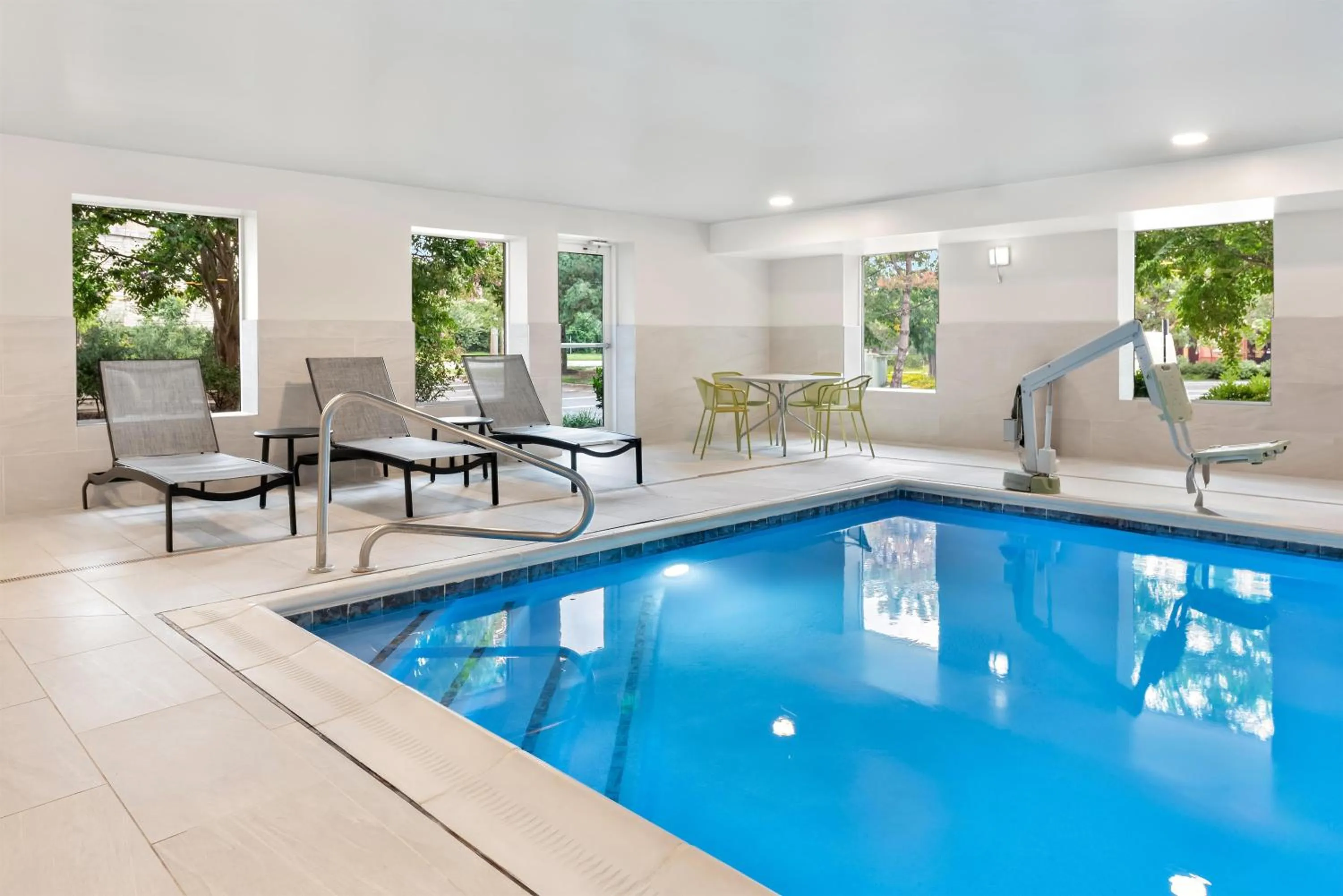 Pool view in Hampton Inn Gainesville-Haymarket