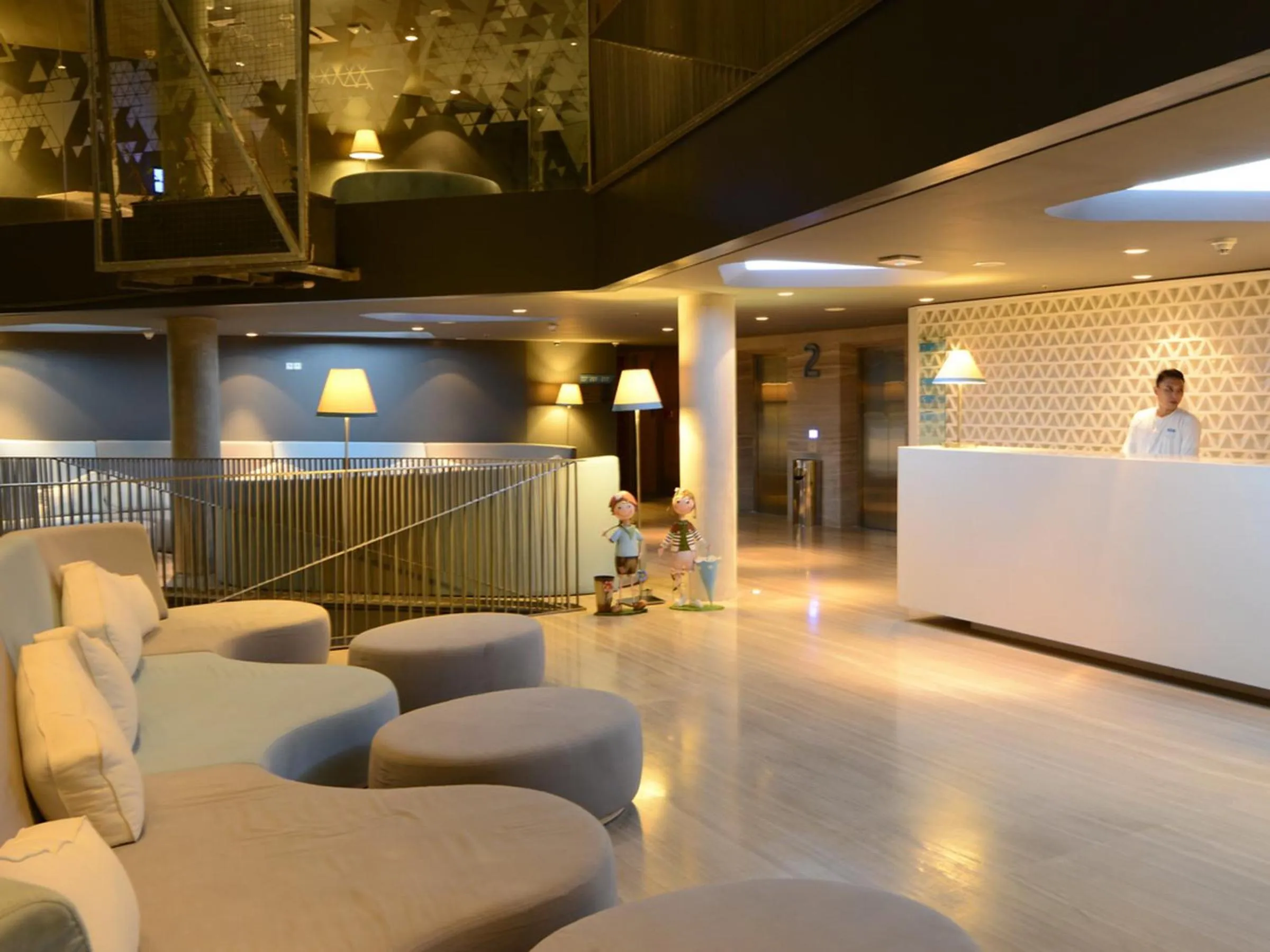 Communal lounge/ TV room in IZE Seminyak by LifestyleRetreats