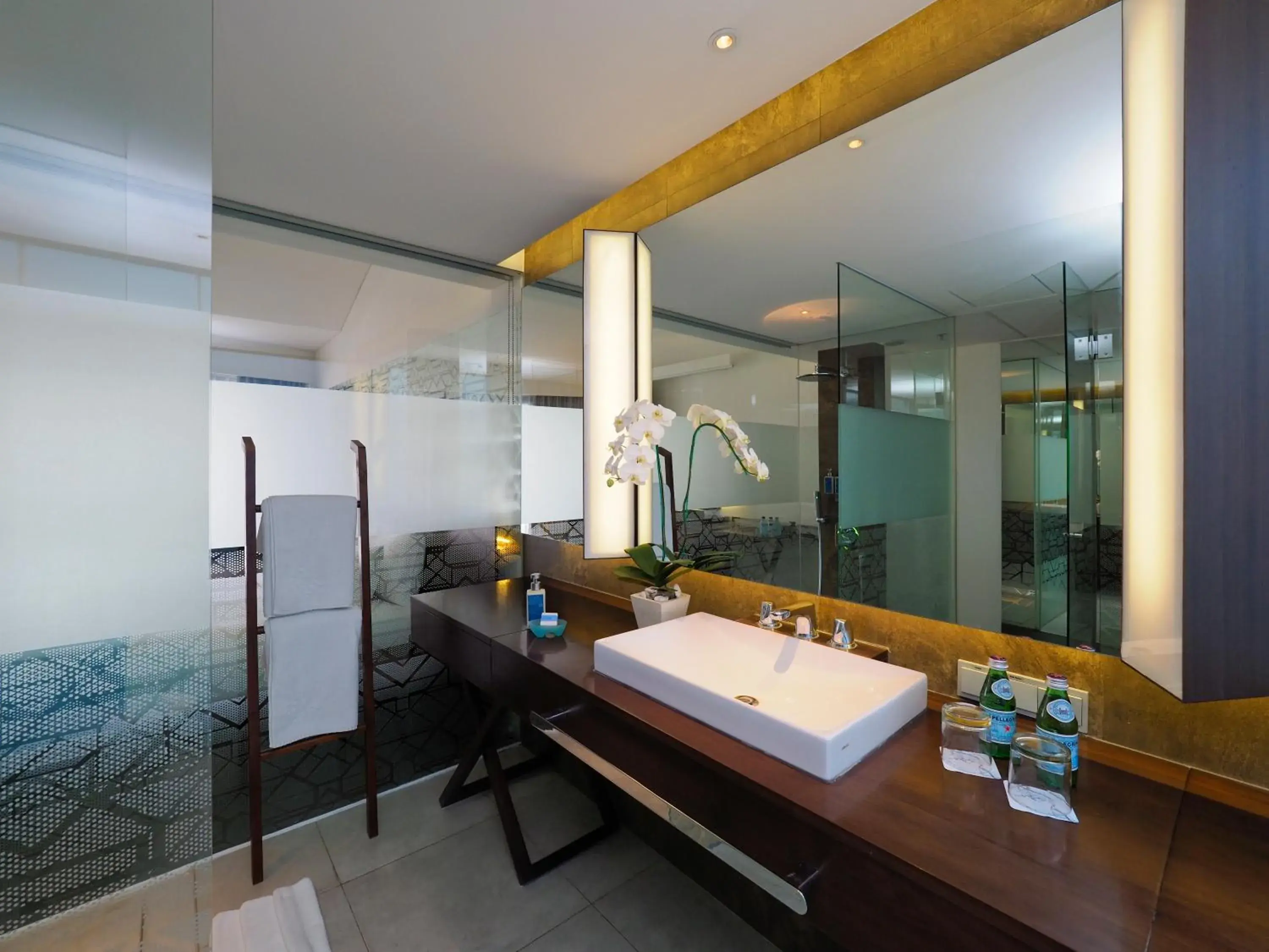 Bathroom in IZE Seminyak by LifestyleRetreats Bathroom in IZE Seminyak by LifestyleRetreats