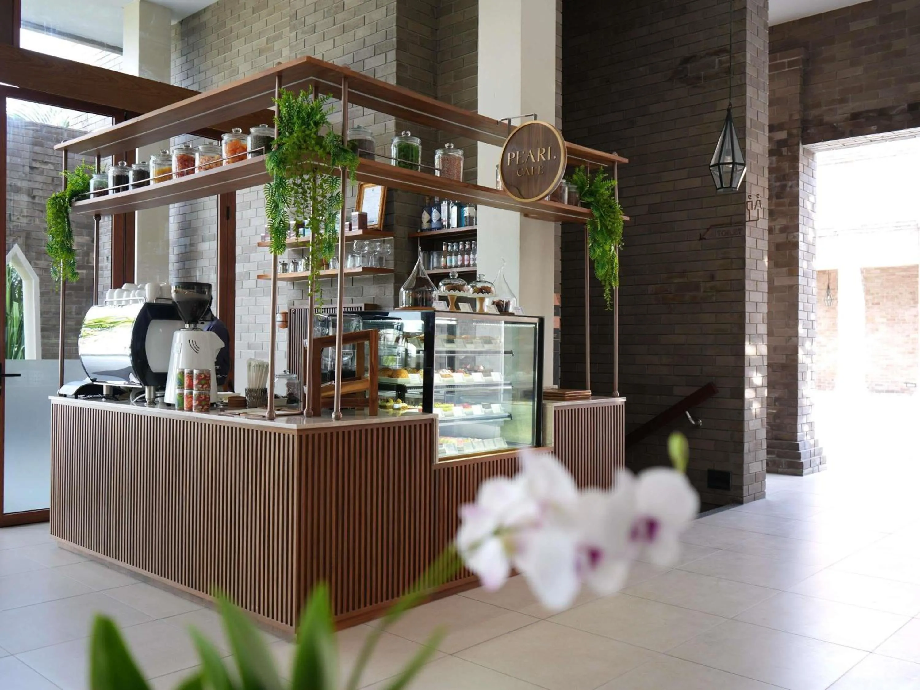 Restaurant/places to eat in Avista Hideaway Phuket Patong - MGallery