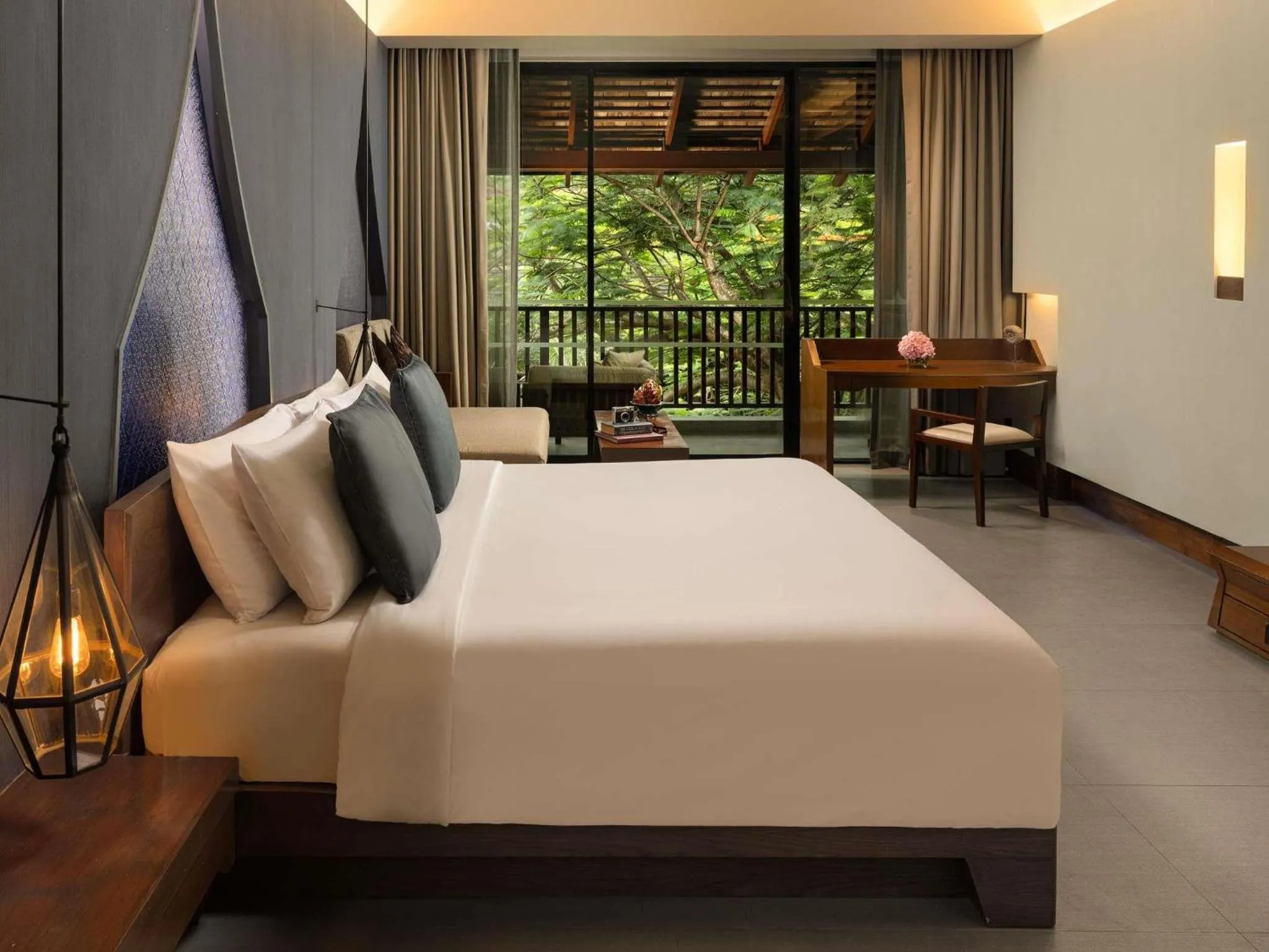 Bedroom, Bed in Avista Hideaway Phuket Patong - MGallery