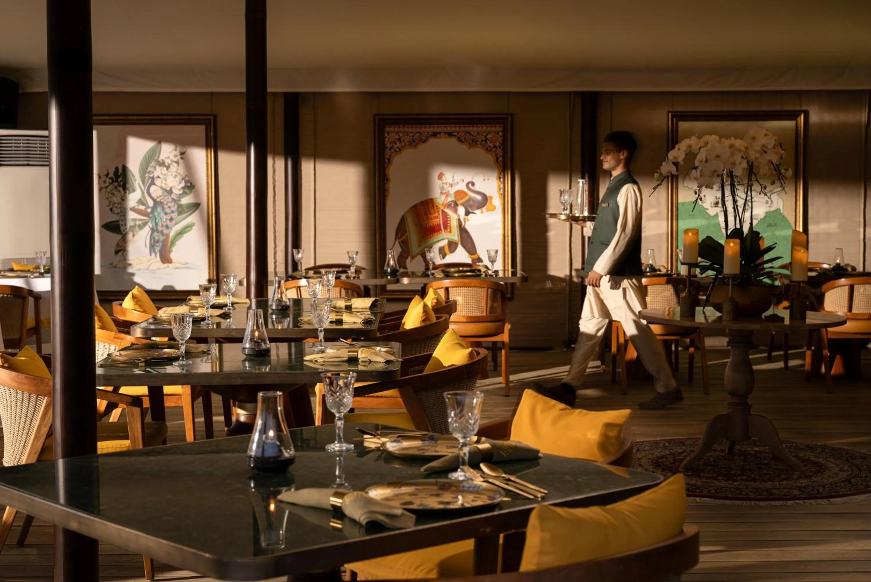 Restaurant/places to eat in Avista Hideaway Phuket Patong - MGallery