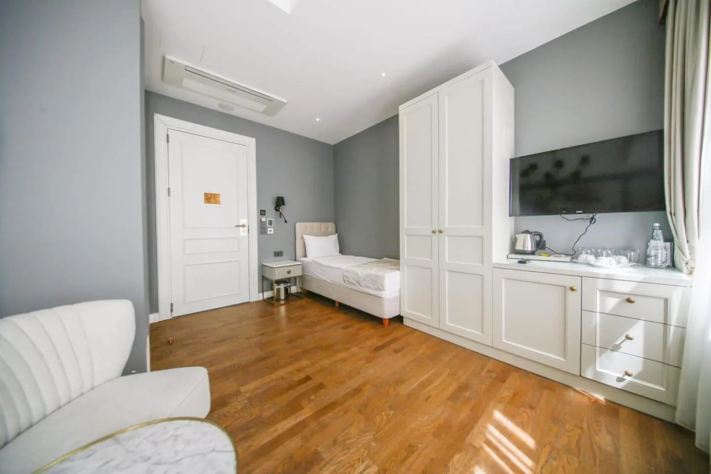 TV and multimedia, Bed in Royal Tophane