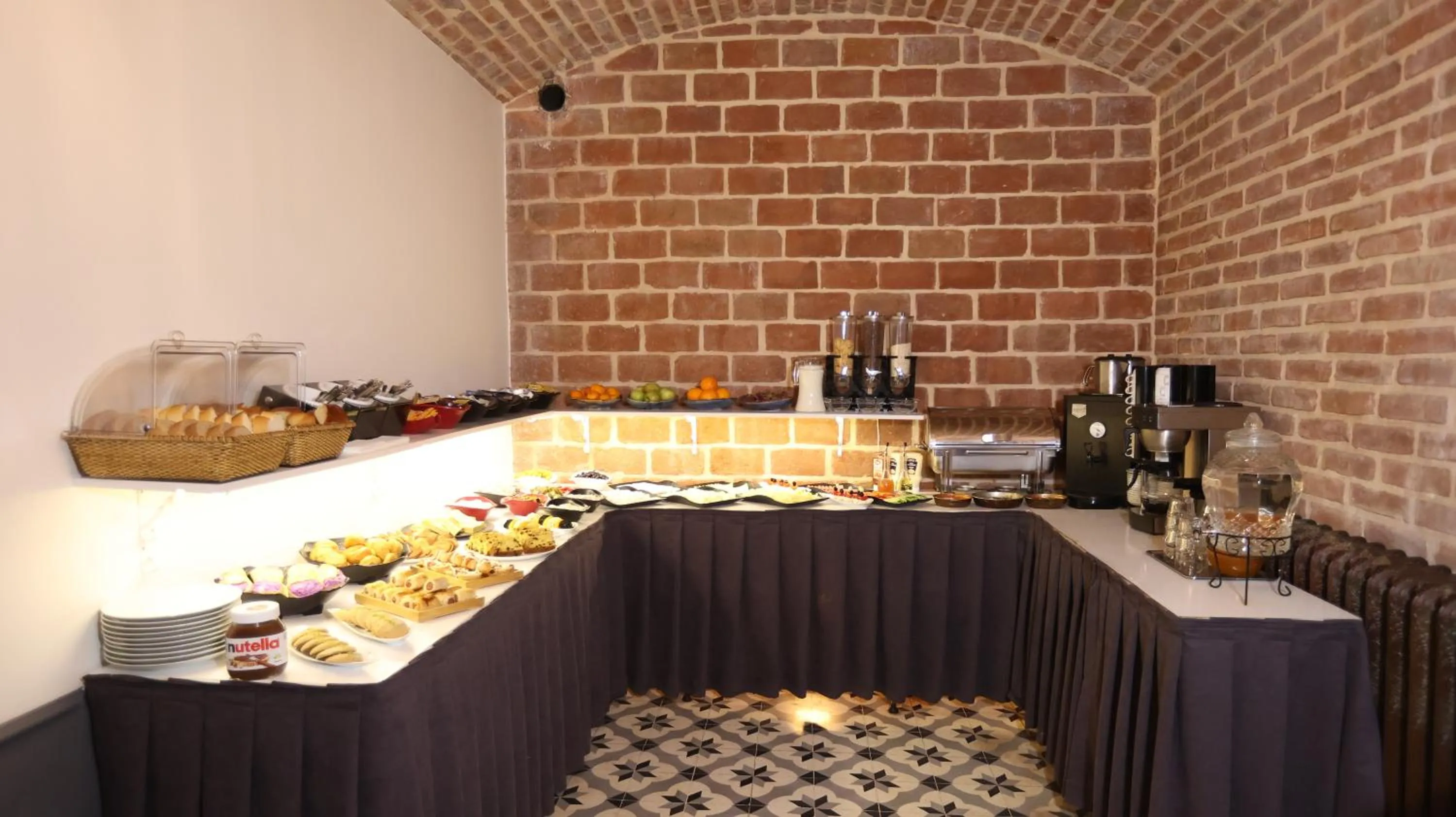 Coffee/tea facilities in Royal Tophane