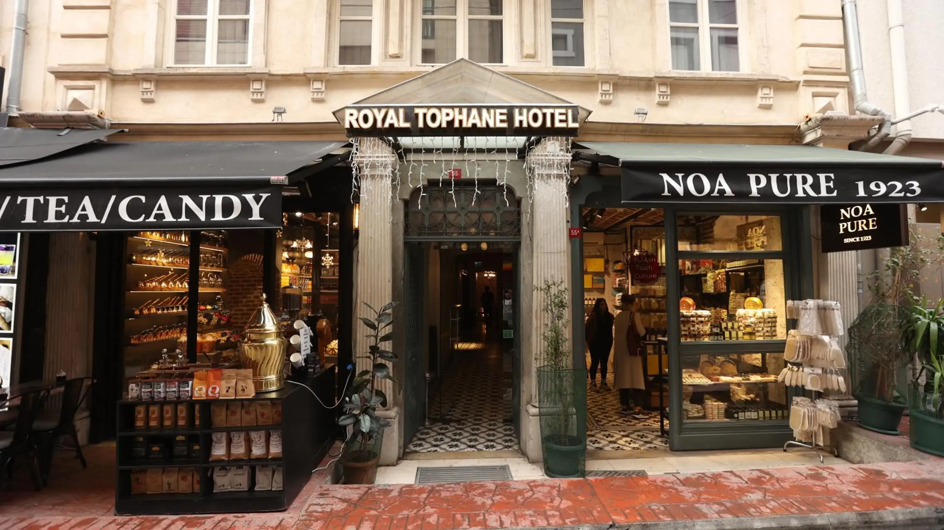 Property building in Royal Tophane Property building in Royal Tophane